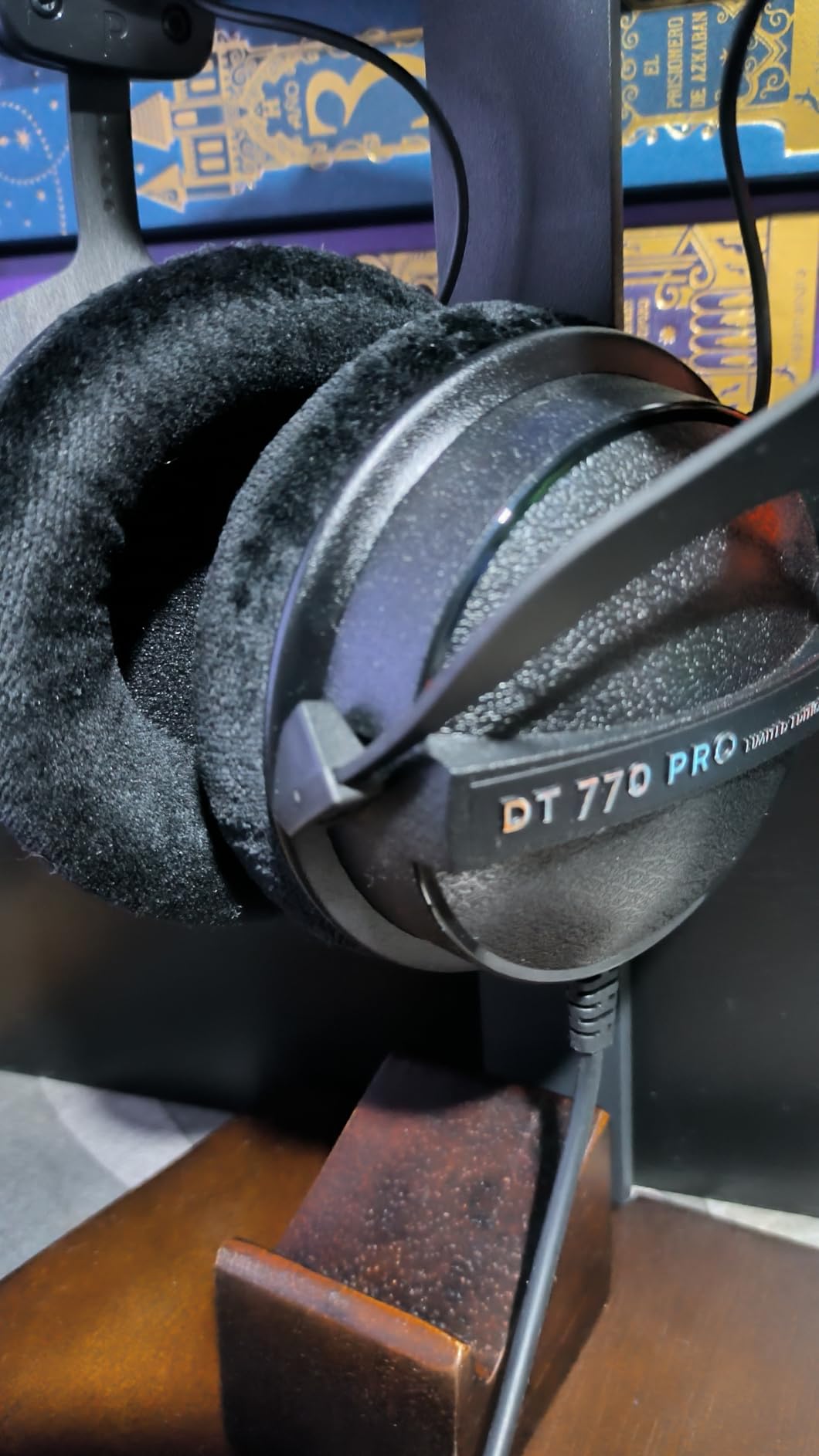beyerdynamic DT 770 PRO 80 Ohm Over-Ear Studio Headphones in Gray. Enclosed Design, Wired for Professional Recording and Monitoring customer photo 1