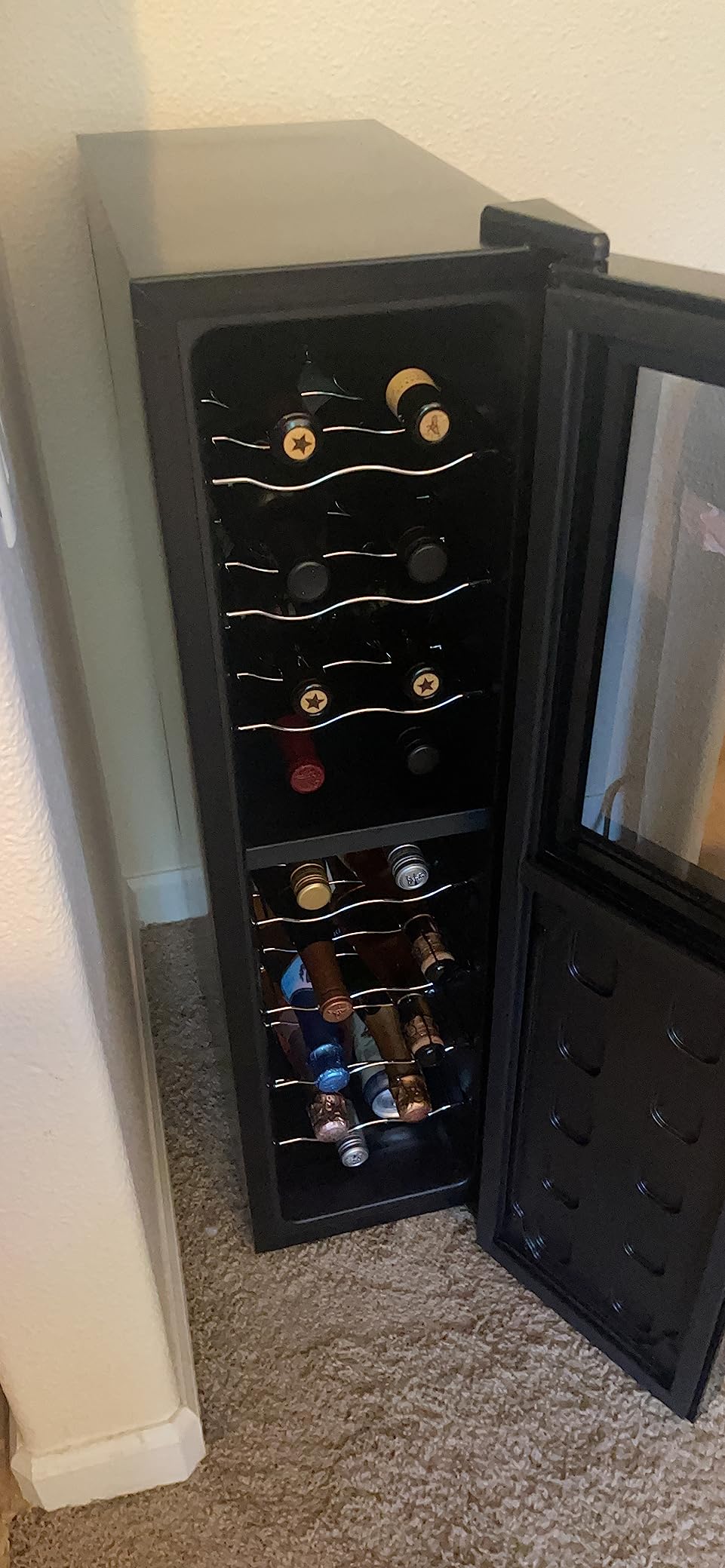 Koolatron Urban Series 18 Bottle Slim Dual Zone Wine Cooler, Thermoelectric Wine Fridge, Freestanding Wine Refrigerator for Home Bar, Kitchen, Apartment, Condo, Cottage customer photo 2