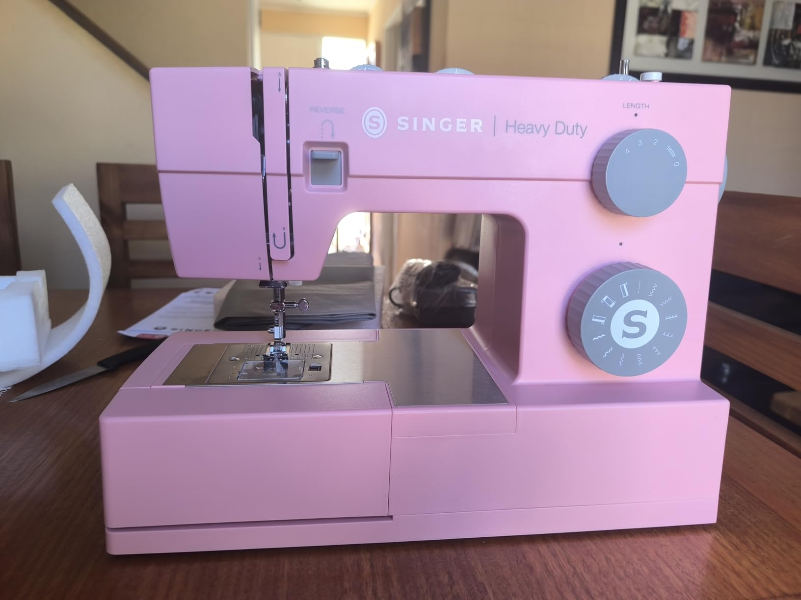 SINGER® Heavy Duty 4411 High Speed Sewing Machine | 11 Built-In Stitches, 69 Stitch Applications | 50% More Power, 1100 Stitches/Min | Metal Frame customer photo 2