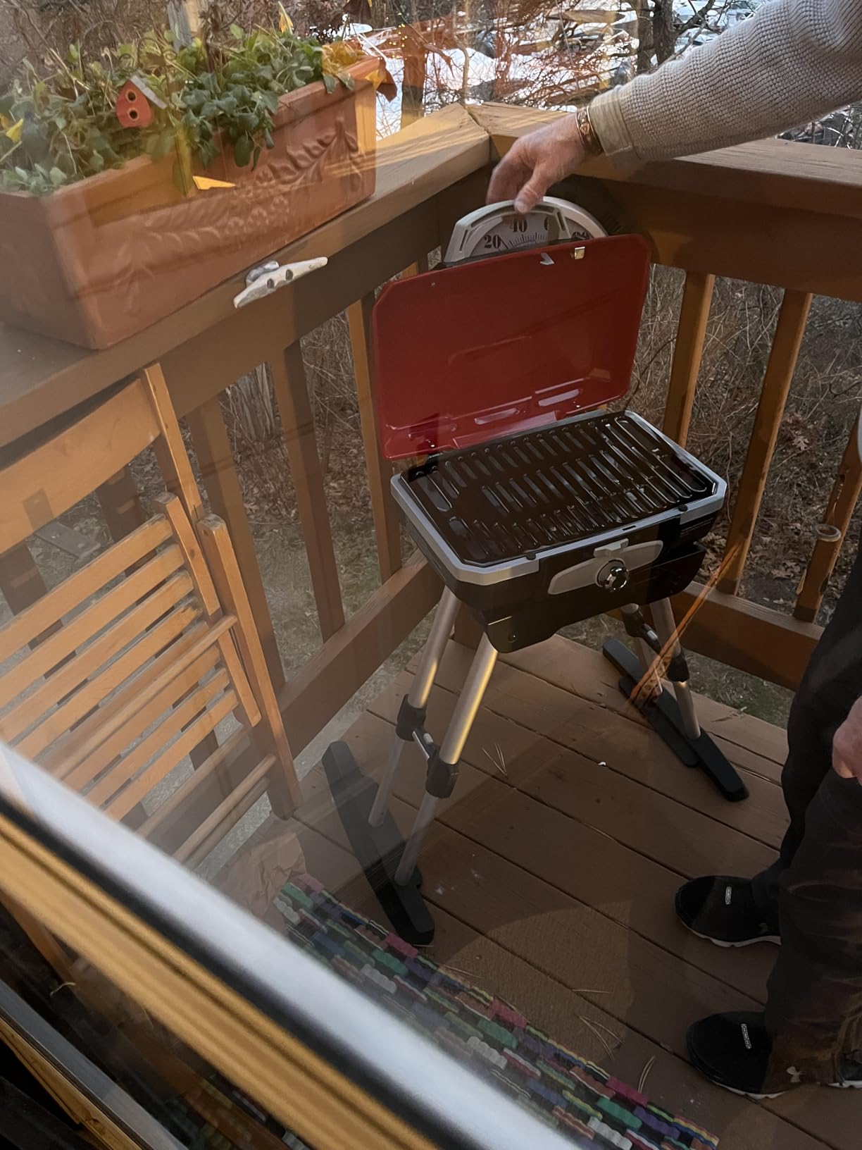 Cuisinart Petite Gourmet Portable Gas Grill with VersaStand, Compact Portable Grill Propane, 150 Sq. In. Cooking Surface, 5,500 BTU Burner customer photo 1