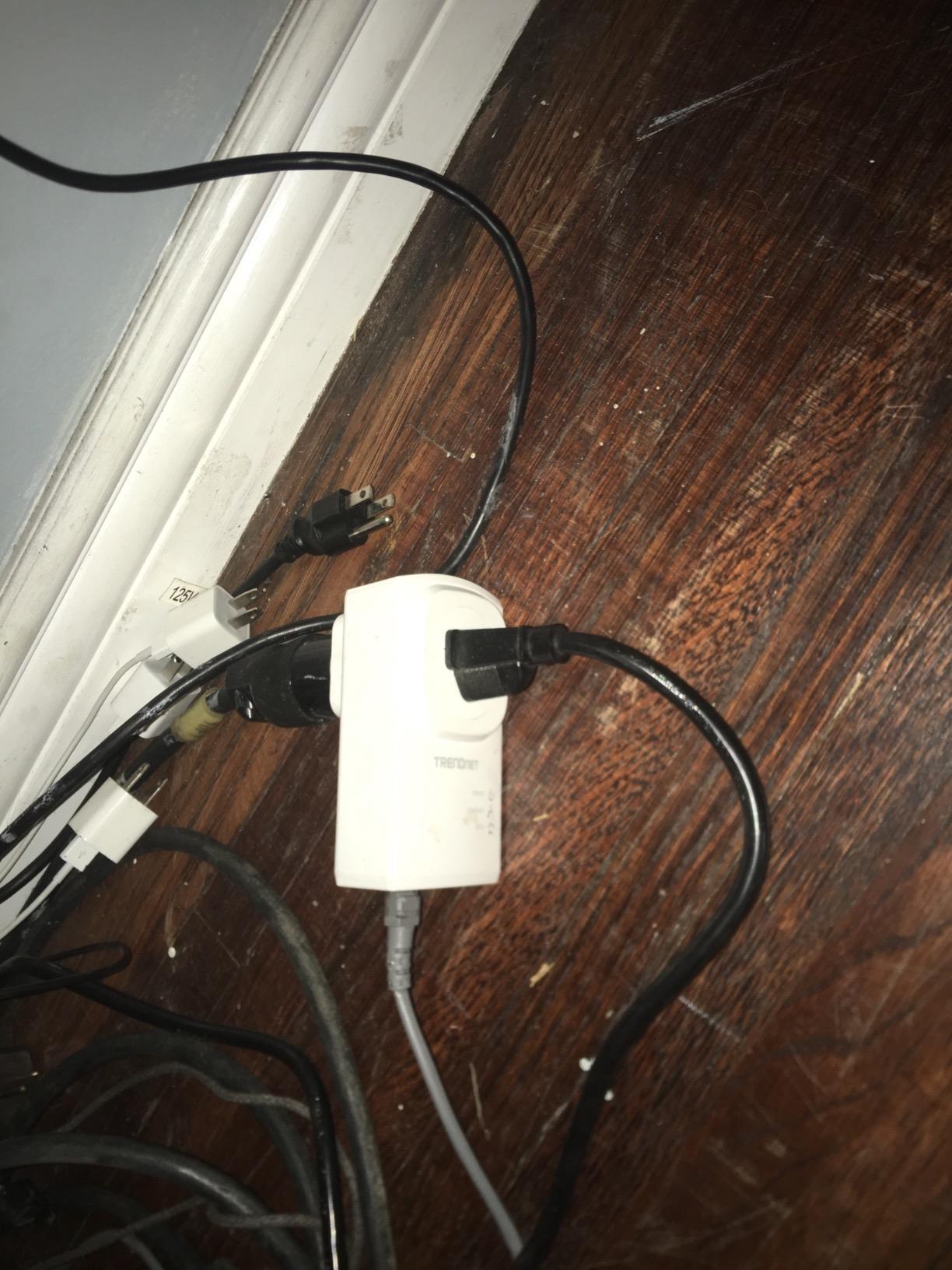 TRENDnet Powerline 500 AV Nano Adapter Kit with Built-in Outlet, Power Outlet Pass-Through, Includes 2 x TPL-407E Adapters (TPL-407E2K) customer photo 1