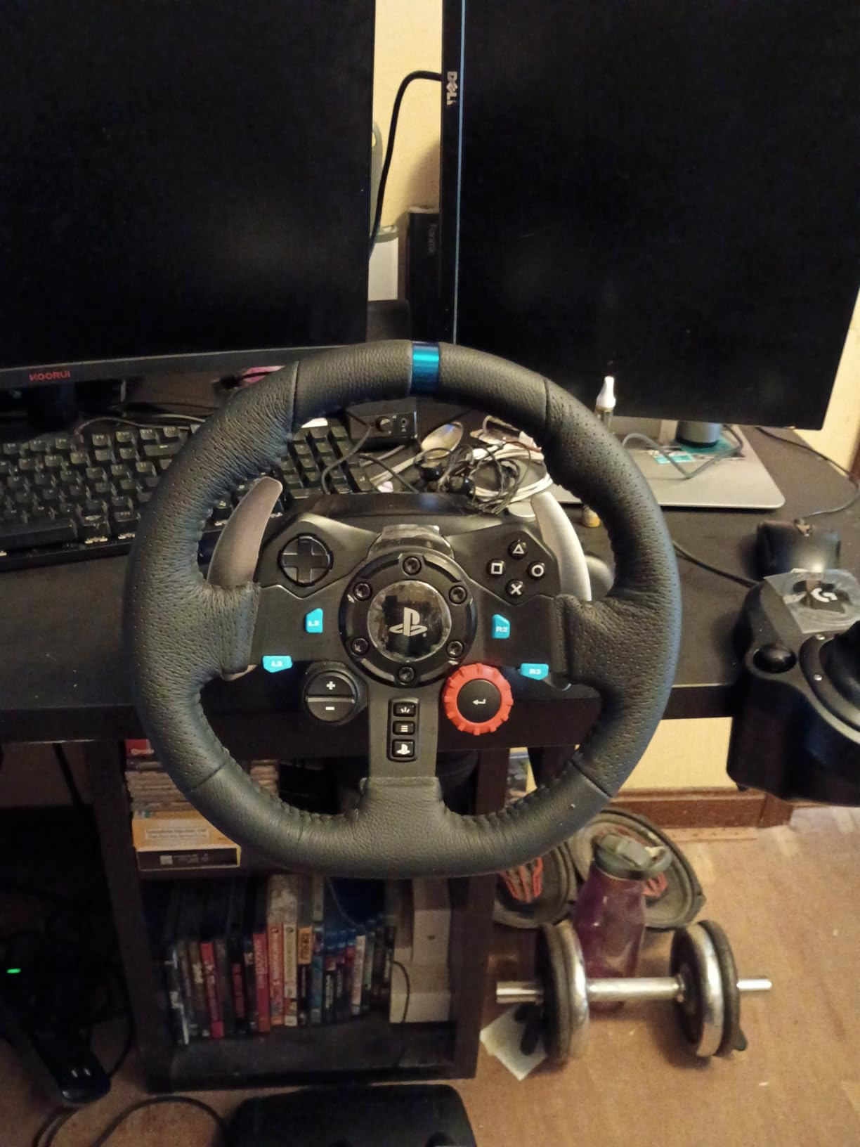 Logitech G29 Driving Force Racing Wheel and Floor Pedals, Real Force Feedback, Stainless Steel Paddle Shifters, Leather Steering Wheel Cover for PS5, PS4, PC, Mac - Black customer photo 2