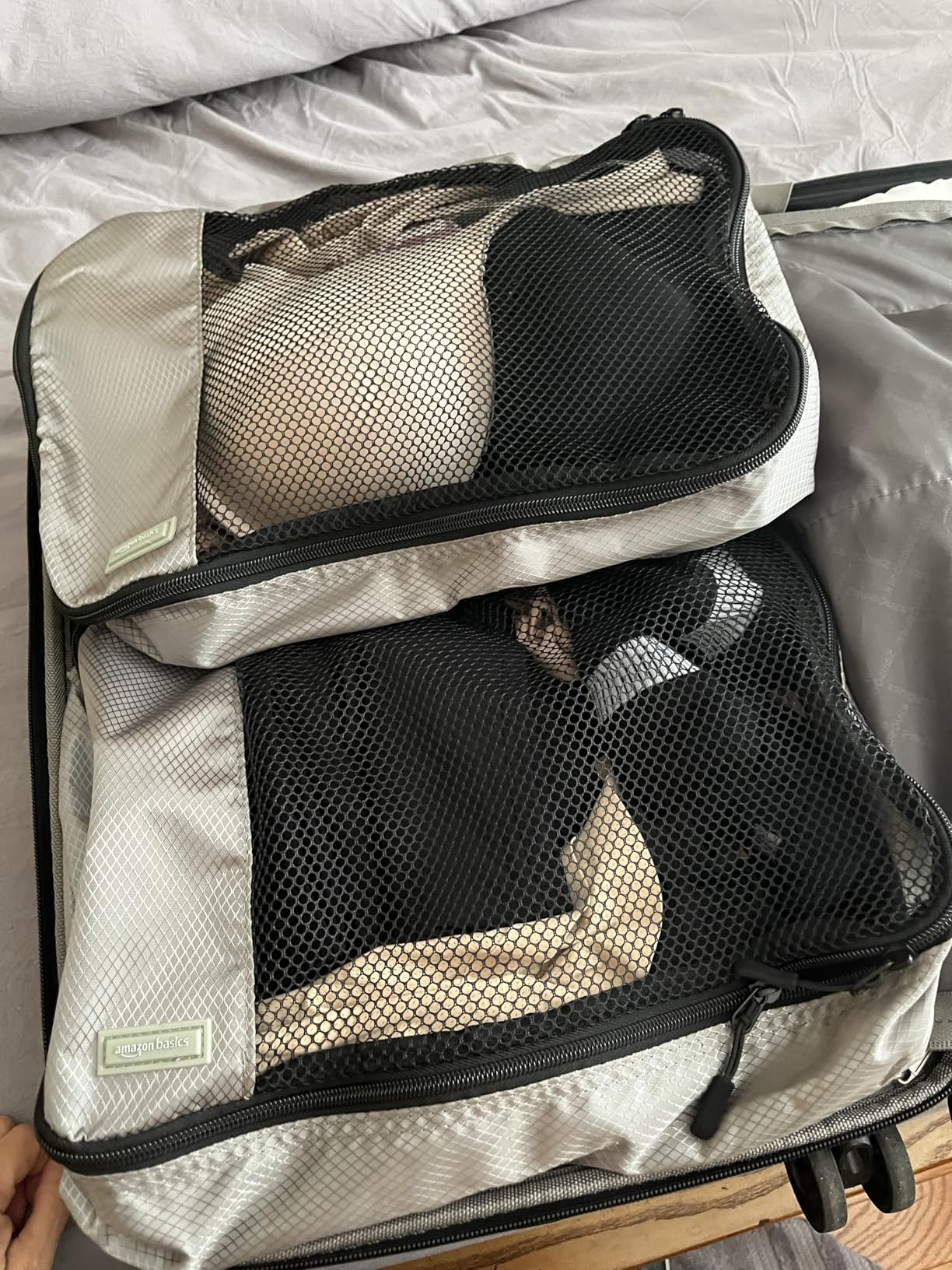 Amazon Essentials 4-Piece Packing Cubes Travel Accessories Set, Luggage Organizer, Suitcase Organizer with Double Zipper, Mesh Top, Space-Saving, Large, Gray (Previously Amazon Basics) customer photo 1