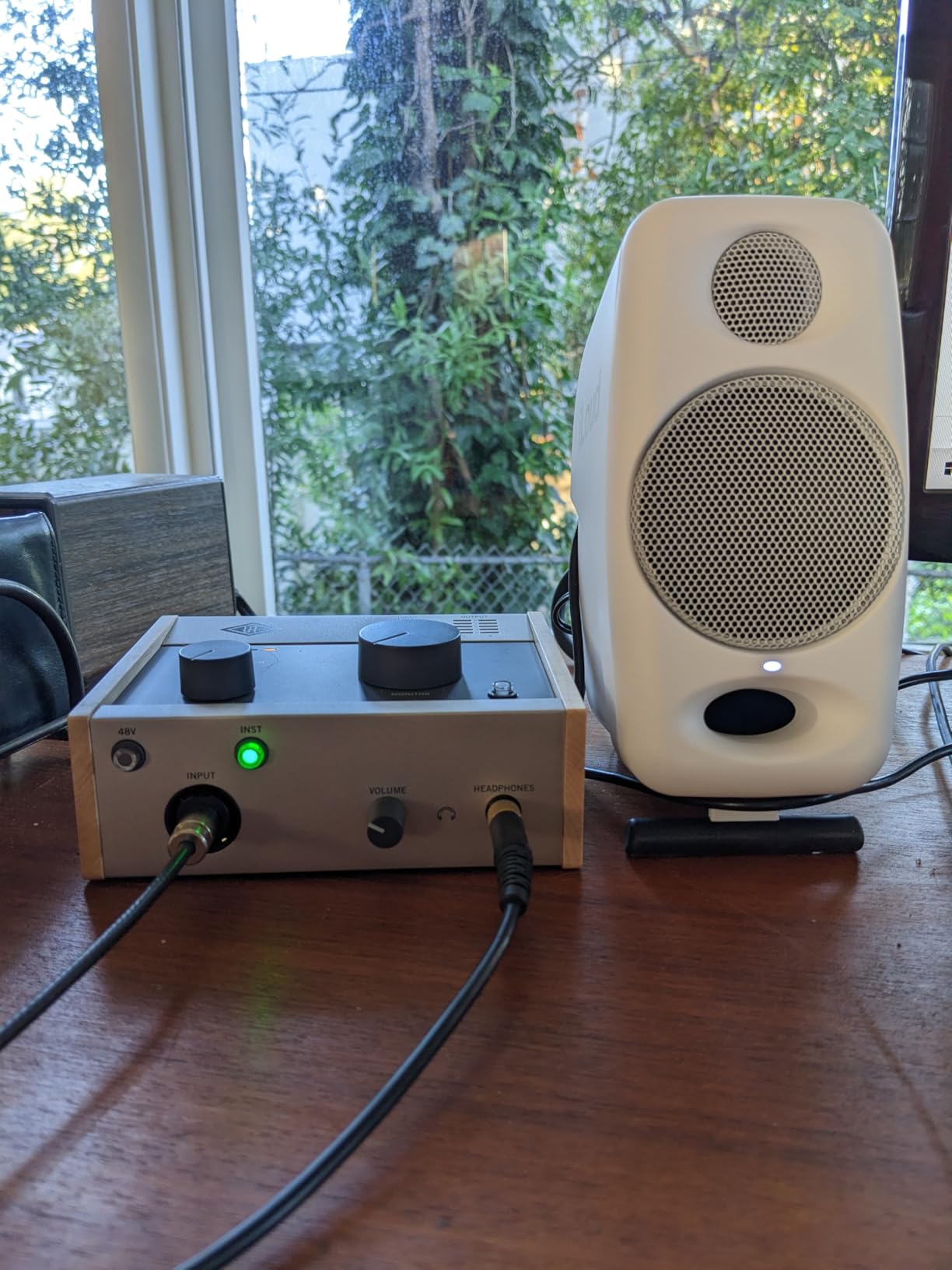 IK Multimedia iLoud Micro Monitor 50 watt Portable Wireless Bluetooth Studio Reference Monitors customer photo 1