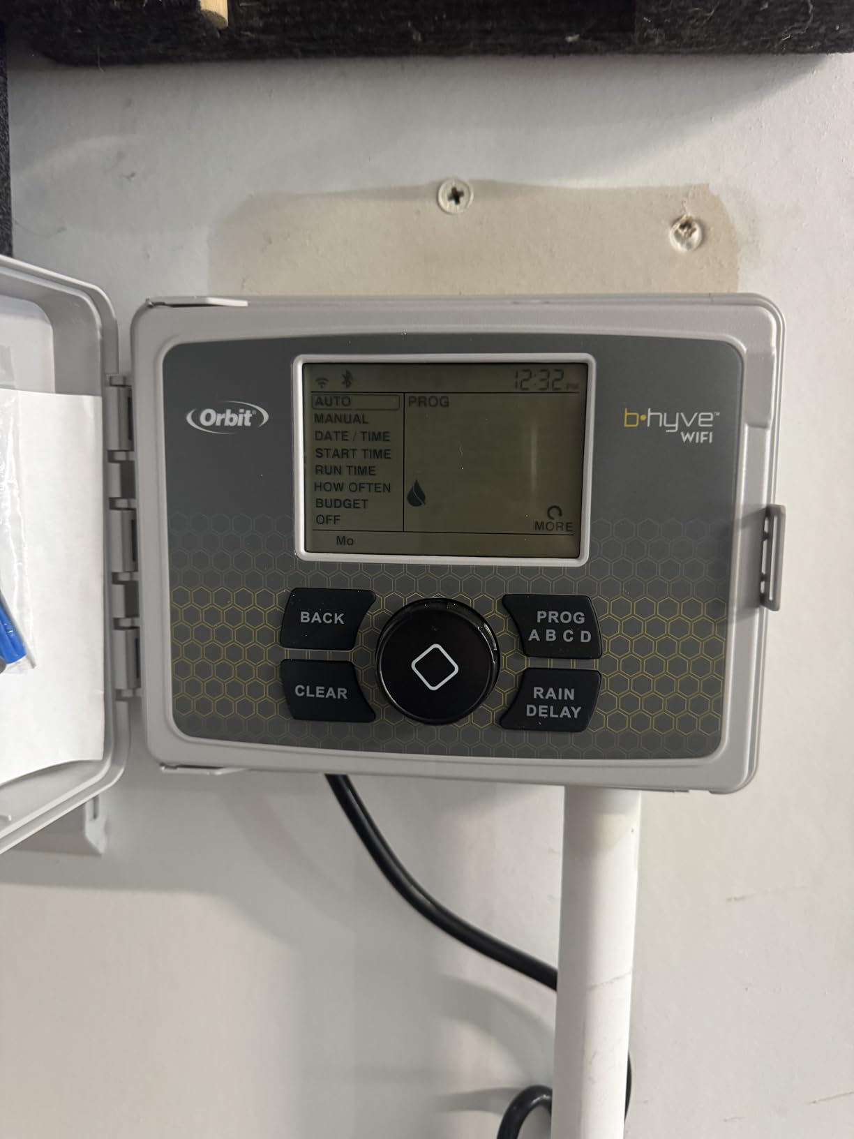 Orbit B-hyve Smart Indoor/Outdoor Sprinkler Controller - 12-Zone - App Controlled Smart Controller with Custom Irrigation Schedules - Weatherproof Multi-Zone Sprinkler System - 57950 customer photo 1