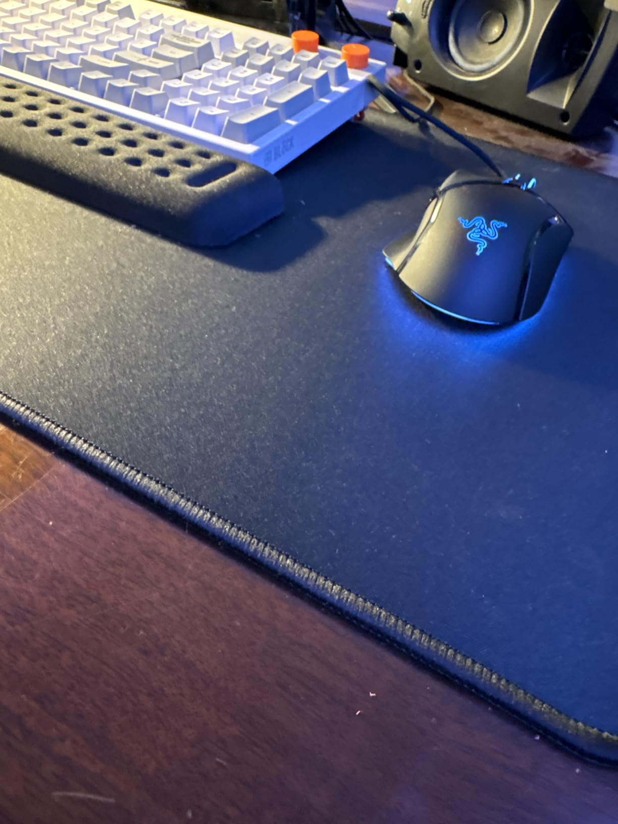 XXL Professional Large Mouse Pad & Computer Game Mouse Mat (35.4x15.7x0.12IN, 90x40 Black) customer photo 2