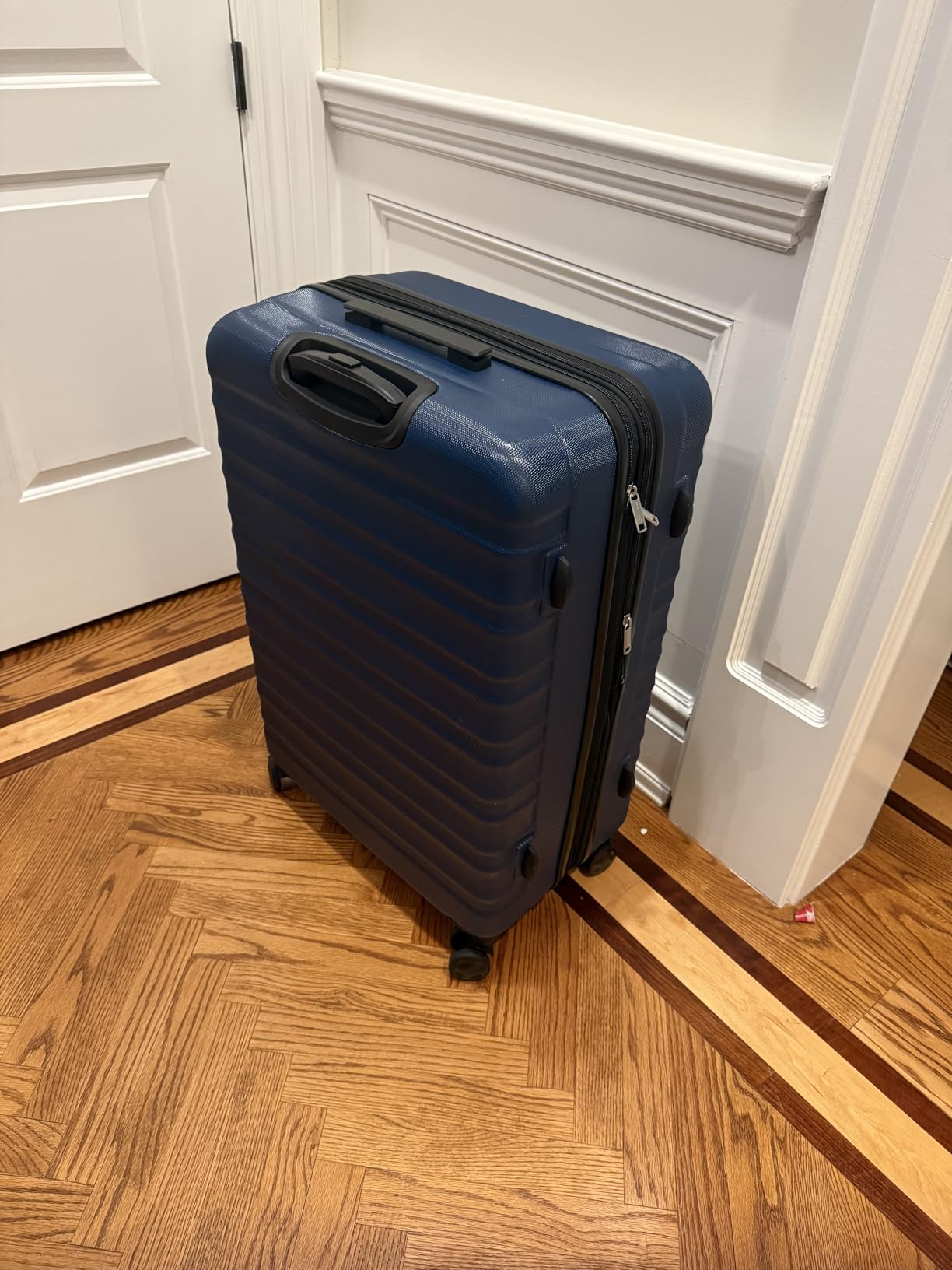 Amazon Basics 3-Piece Hardshell Luggage Set (21