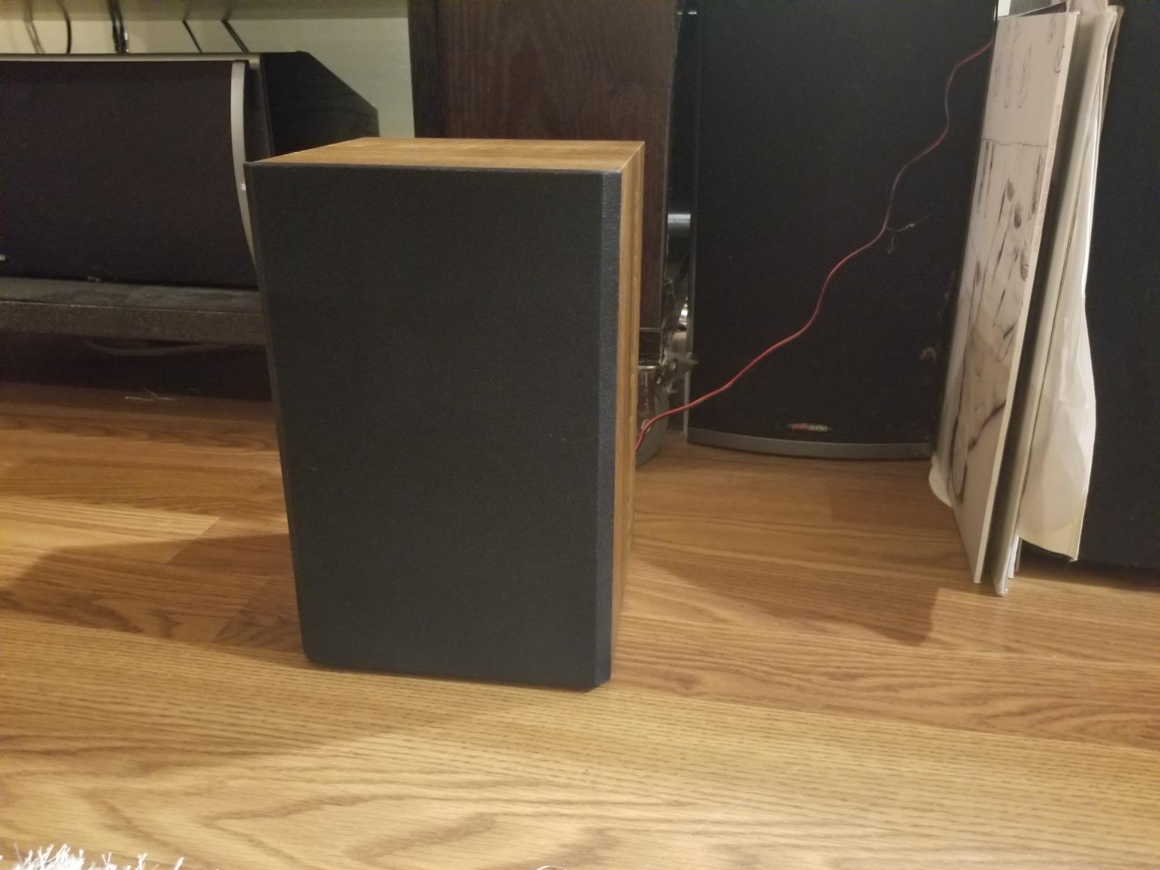 1 BY ONE Bluetooth Turntable HiFi System with 36 Watt Bookshelf Speakers, Patent Designed Vinyl Record Player with Magnetic Cartridge, Wireless Playback and Auto Off (Walnut) customer photo 2