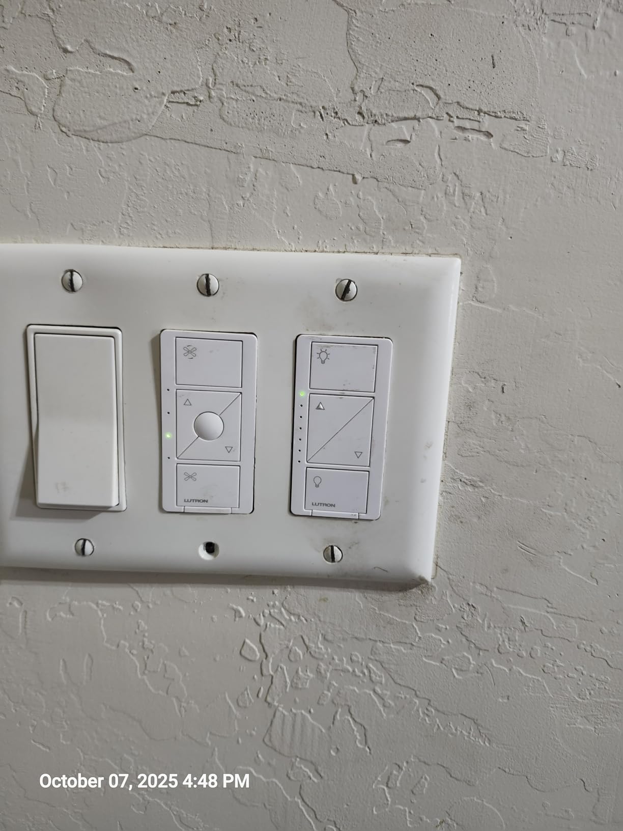 Lutron Caseta 3 Way Smart Dimmer Switch Kit, Includes Pico Remote, Bracket, and Smart Dimmer Switch, No Neutral Required, Works with Alexa, Apple Home, Ring, & Google Home, P-PKG1WB-WH, White customer photo 1