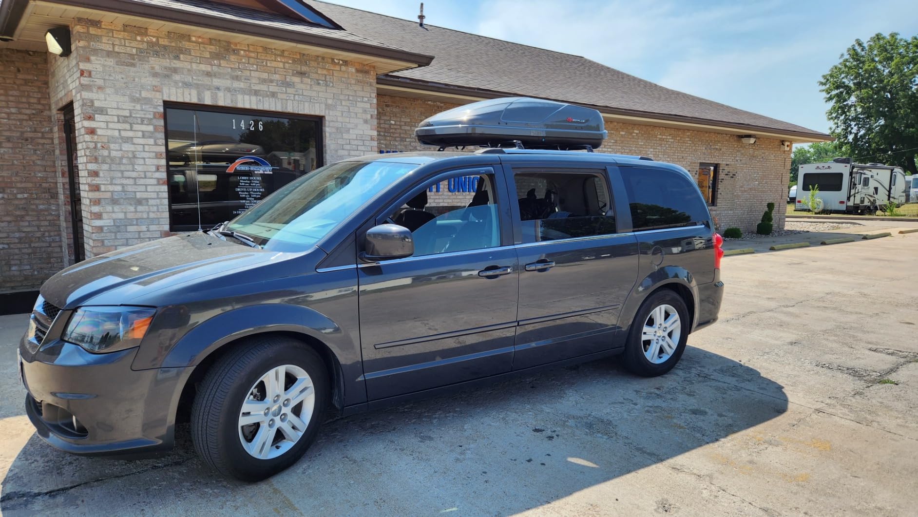 Goplus Rooftop Cargo Carrier Hard Shell, 14 Cubic Feet Waterproof Car Roof Cargo Carrier w/Dual Side Opening, Security Key, 165LBS Capacity, for 17