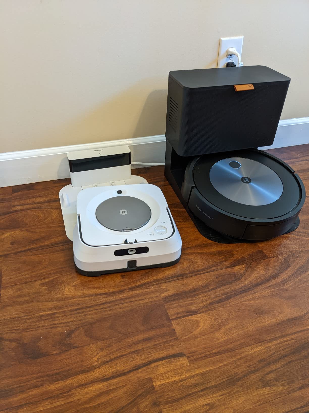iRobot Braava Jet M6 (6110) Ultimate Robot Mop- Wi-Fi Connected, Precision Jet Spray, Smart Mapping, Works with Alexa, Ideal for Multiple Rooms, Recharges and Resumes, White customer photo 2