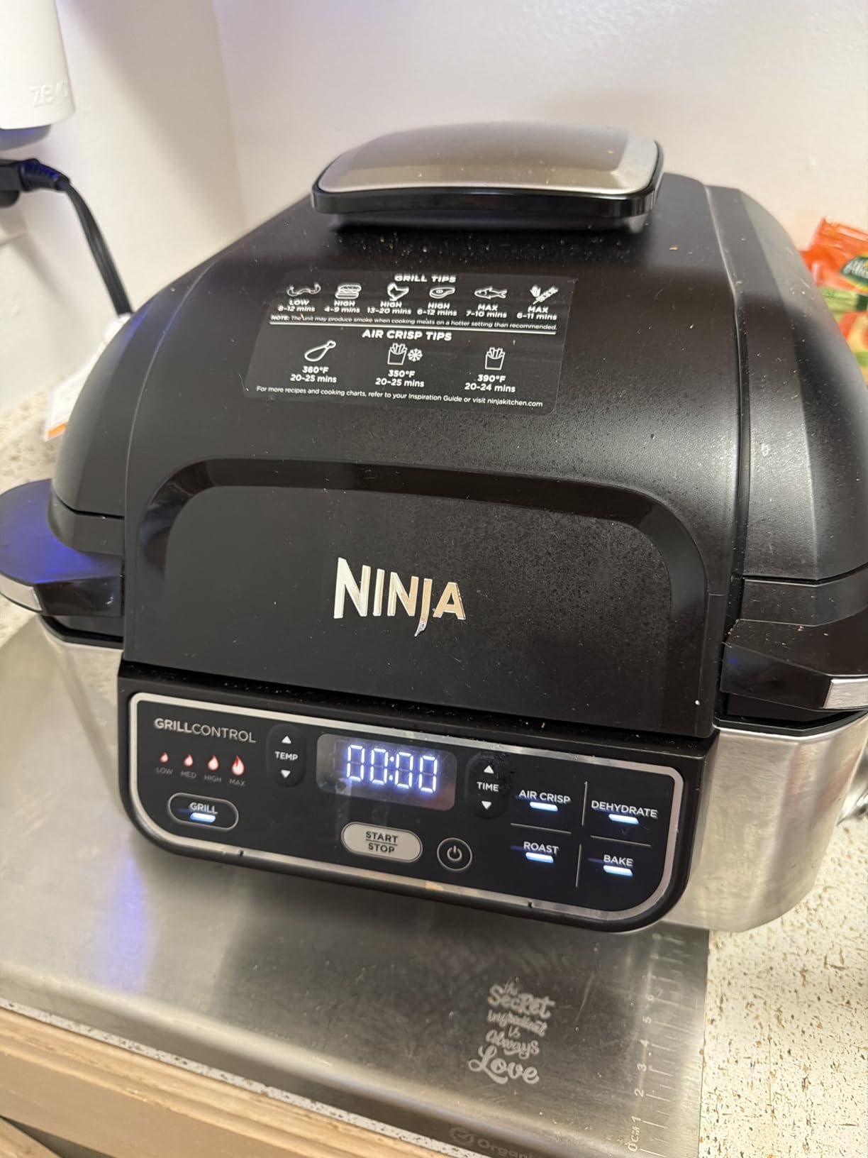 Ninja Foodi 5-in-1 Indoor Grill with Air Fryer (AG301) - 4-Quart, Black/Silver customer photo 1