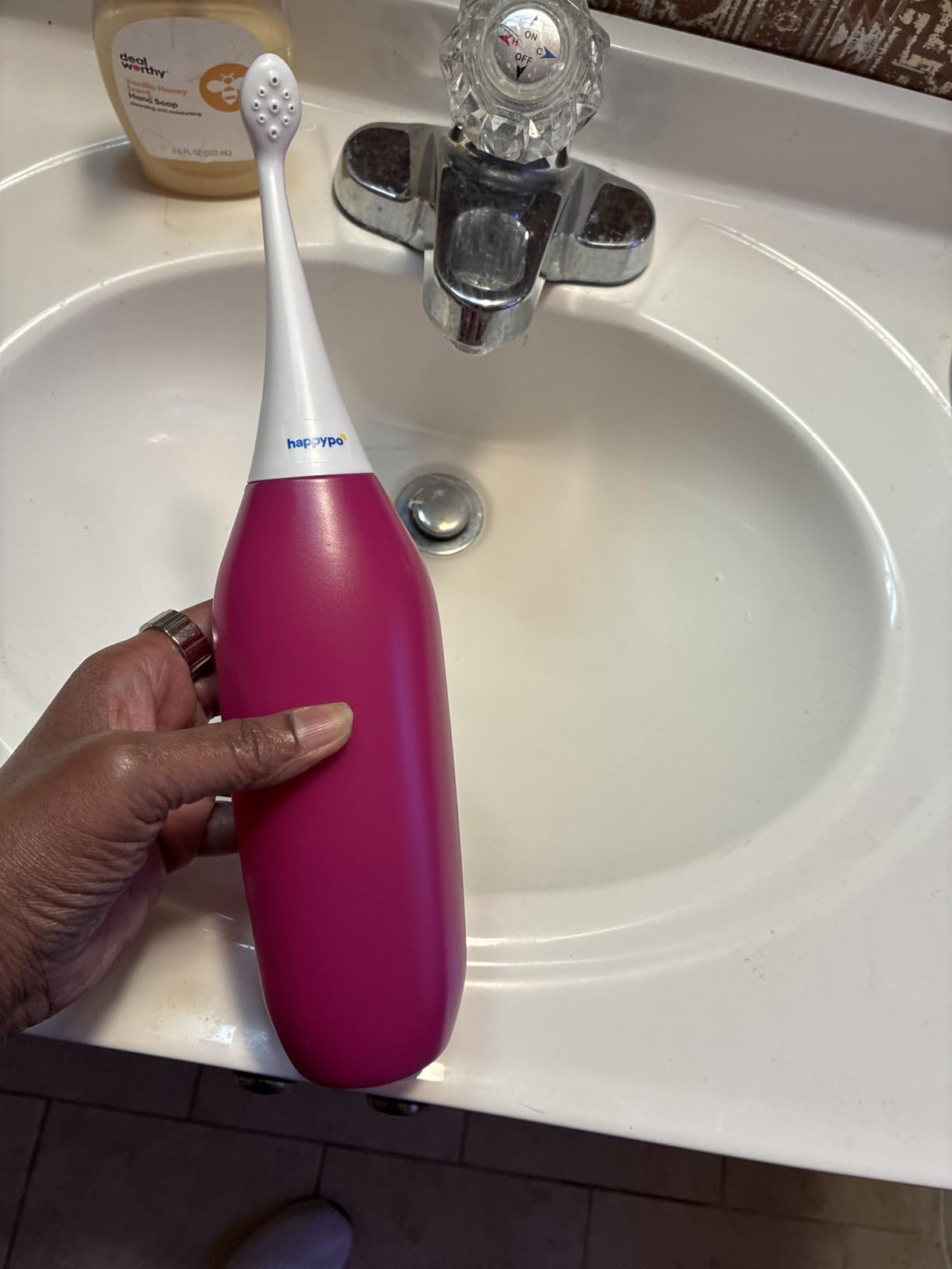 HappyPo The Original XL Butt Shower - Portable Bidet with 50% More Volume - The Easy-Bidet 2.0 customer photo 1