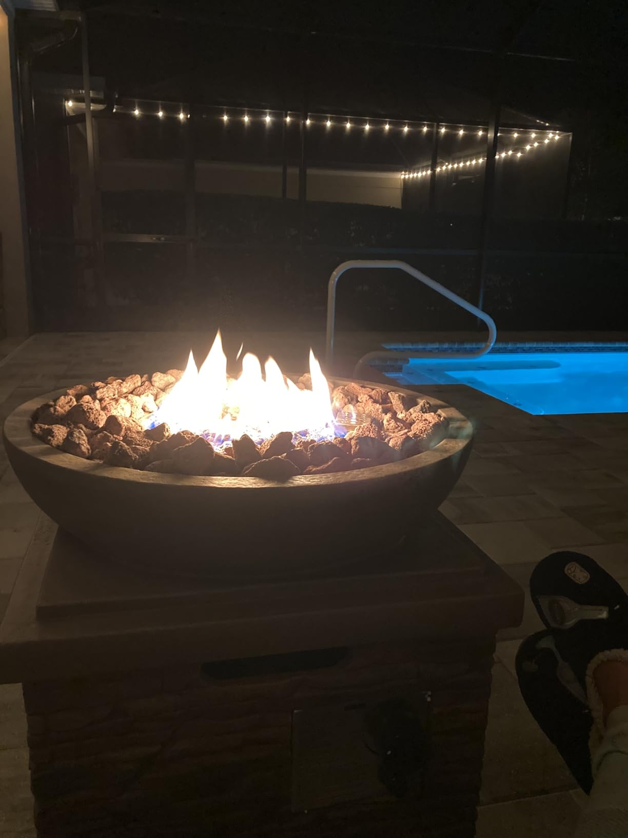 SUNBURY Outdoor Propane Fire Pit, Gas Fire Pit for Outside Patio, Stone Outdoor Fire Table Fire Column 40,000 BTU Propane Fire Tables Firepit Table w Lava Rocks, CSA Certified, Waterproof Cover customer photo 1
