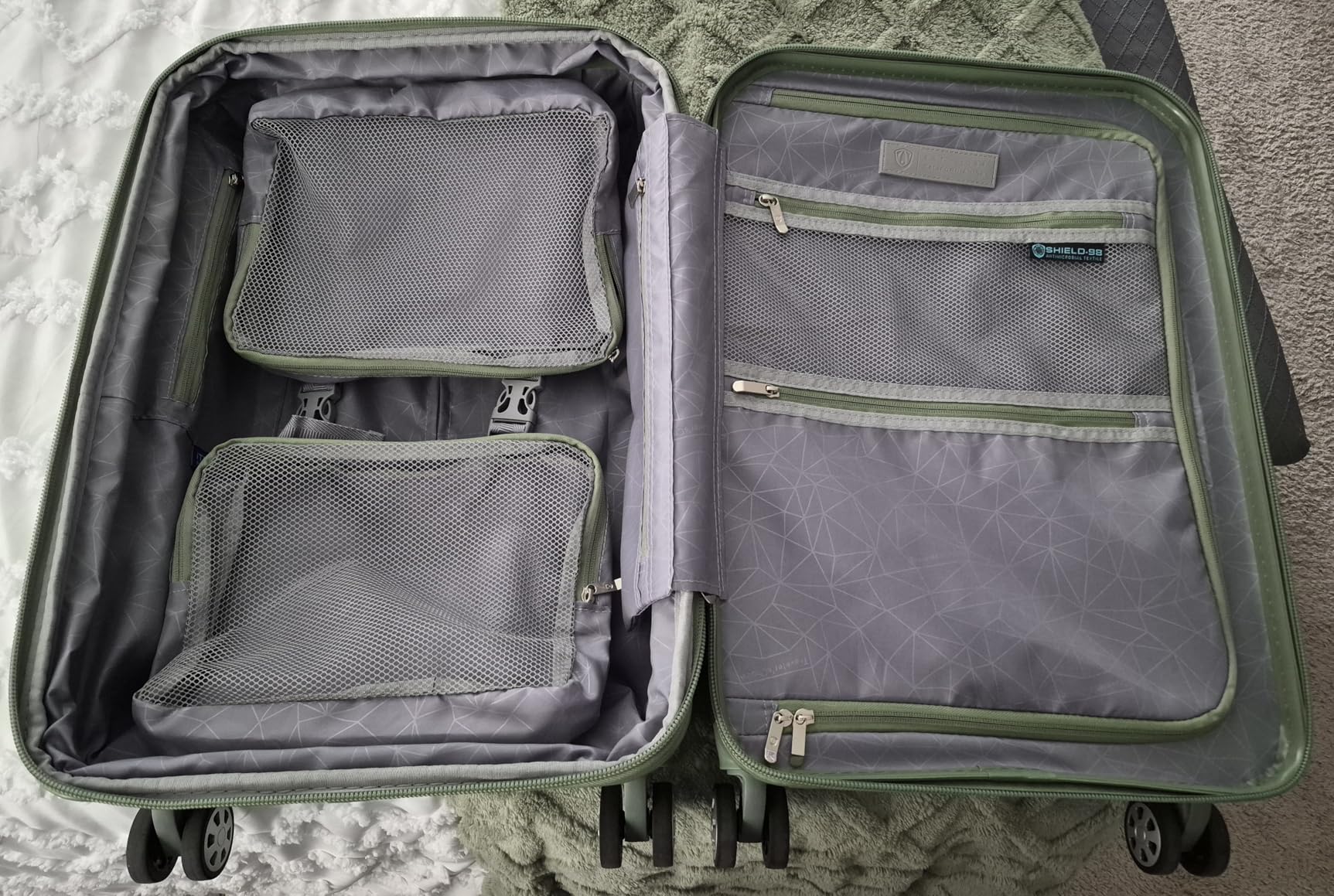 Traveler's Choice Pagosa Hardshell Expandable Luggage with Spinner Wheels, Navy, 26-Inch Medium customer photo 1