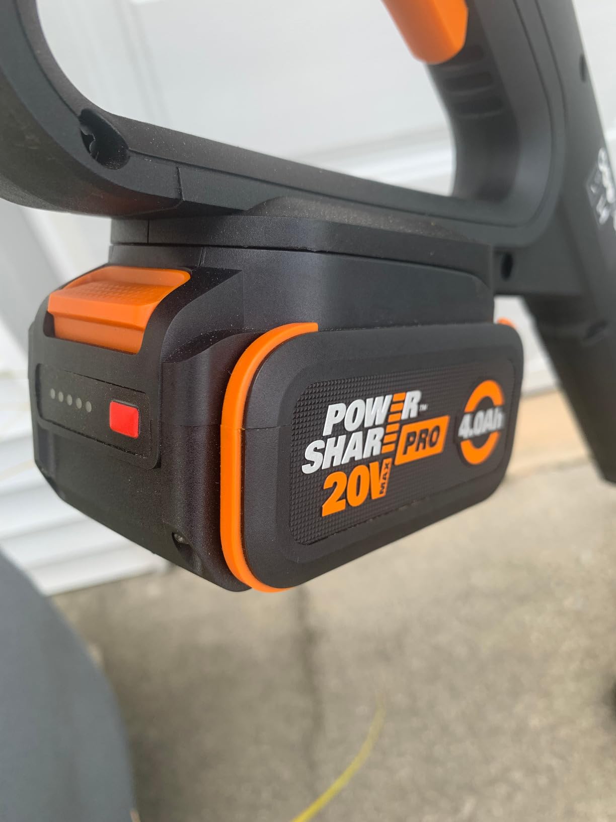 WORX Nitro Cordless Leaf Blower, Electric Blower with 410 CFM & 130 MPH, Blowers for Lawn Care with 3.8 Lbs, 4.0 Ah Battery & Charger Included, WG543 customer photo 2