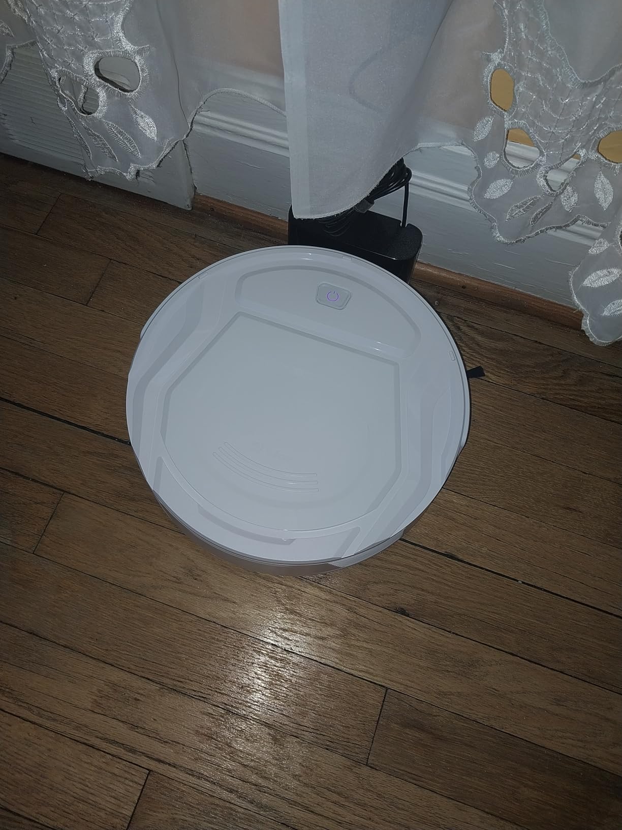 Lefant Robot Vacuum Cleaner, Strong Suction, 120 Mins Runtime, Slim, Low Noise, Automatic Self-Charging, Wi-Fi/App/Alexa Control, Ideal for Pet Hair Hard Floor and Daily Cleaning, M210 customer photo 2
