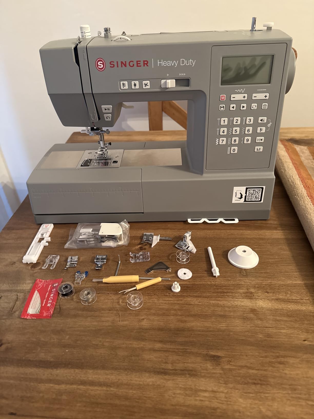 SINGER Heavy Duty 6800C Computerized Sewing Machine | 586 Stitch Applications, LCD Screen, Full Metal Frame, 1-step Buttonhole customer photo 2
