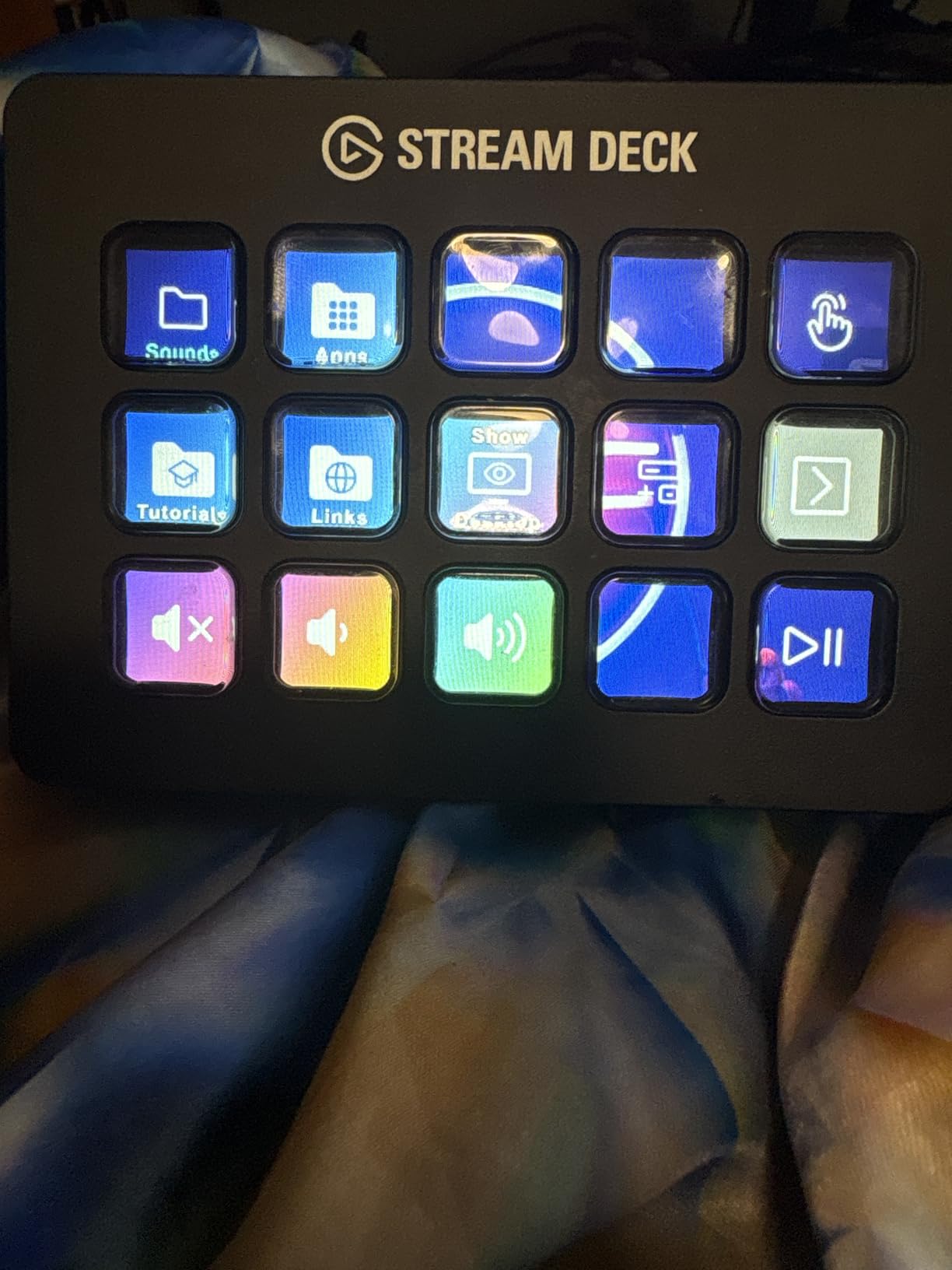 Elgato Stream Deck MK.2 - Studio Controller, 15 macro keys, trigger actions in apps and software like OBS, Twitch, YouTube and more, USB, works with Mac and PC customer photo 2