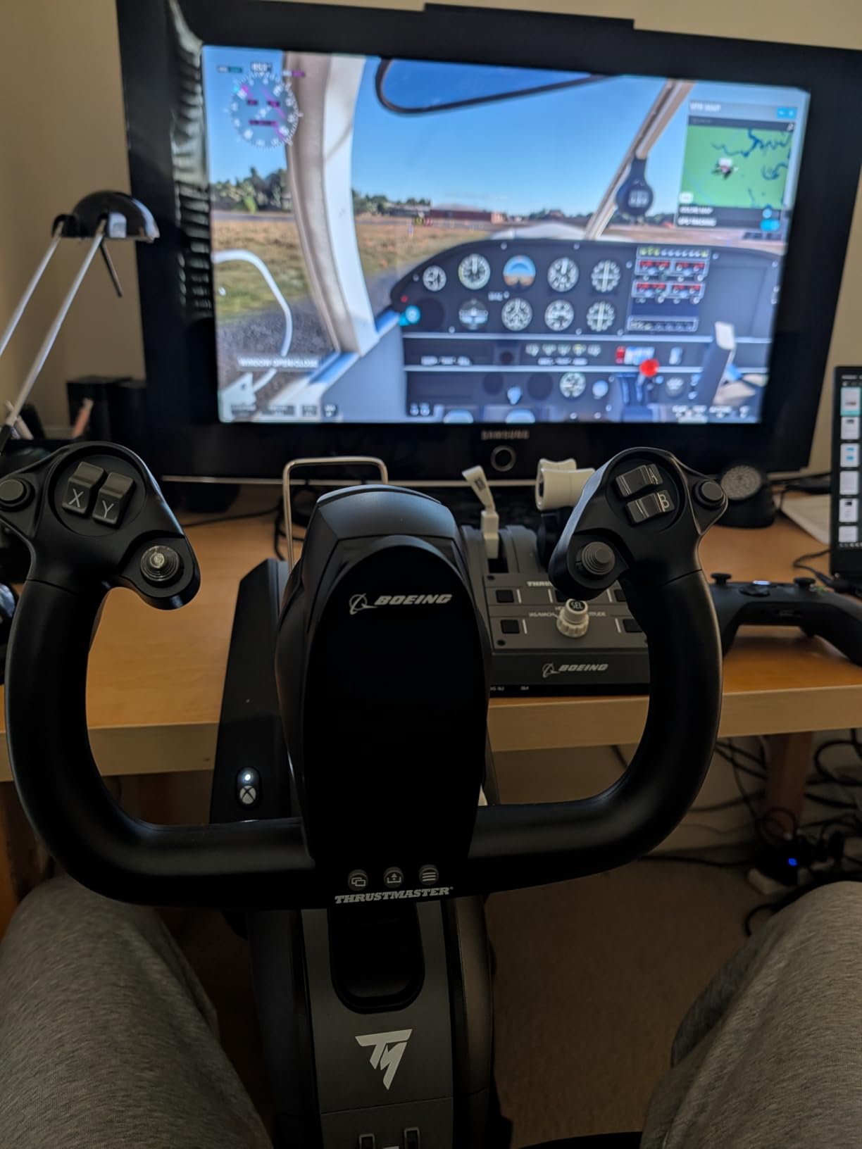 Thrustmaster TCA Yoke PACK Boeing Edition - Yoke & Quadrant Bundle for Xbox Series X|S & PC - Realistic Flight Simulator Controls customer photo 2