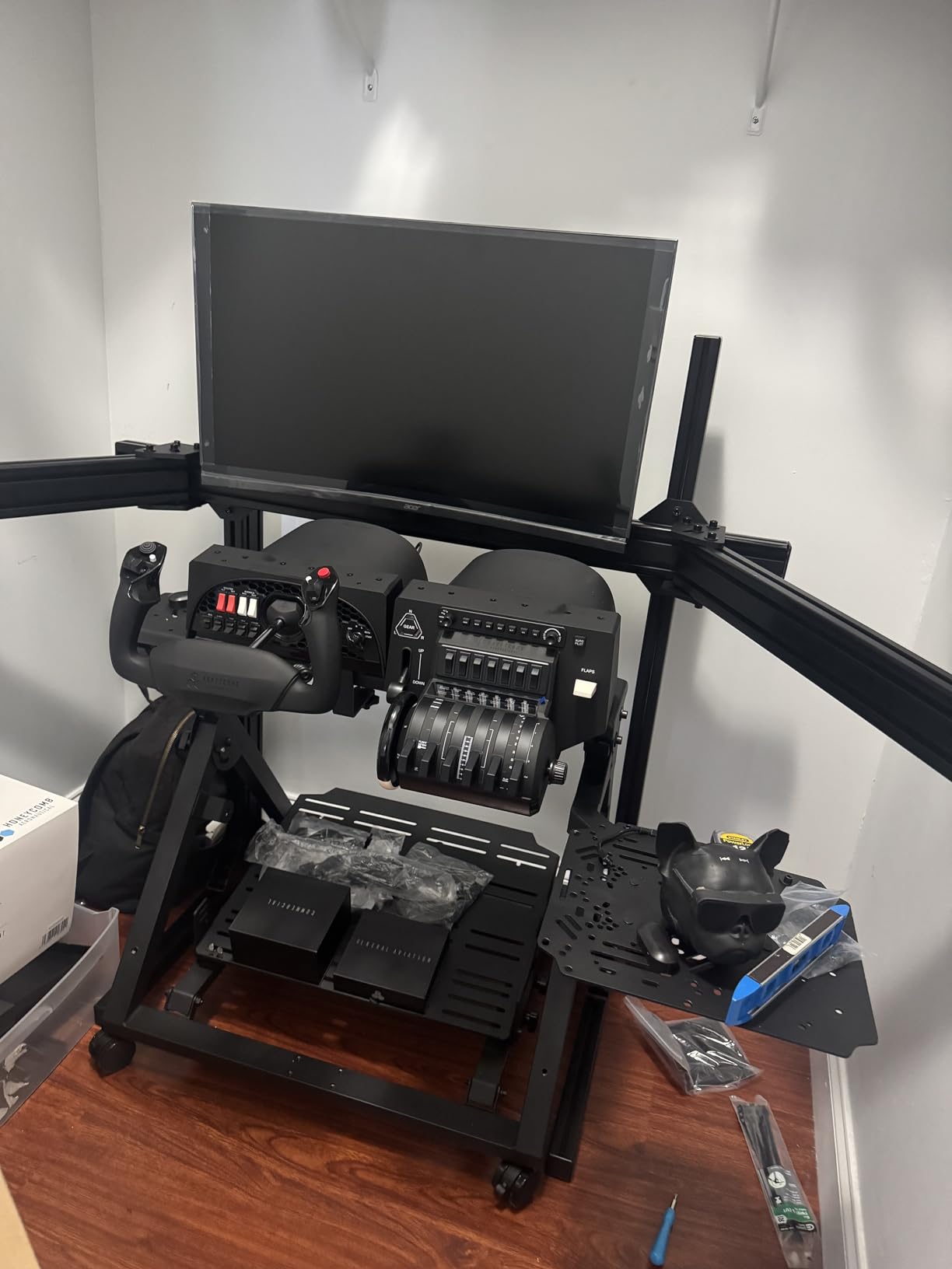 Honeycomb Alpha Flight Controls Yoke with Honeycomb Aeronautical Bravo Throttle Quadrant Bundle customer photo 1