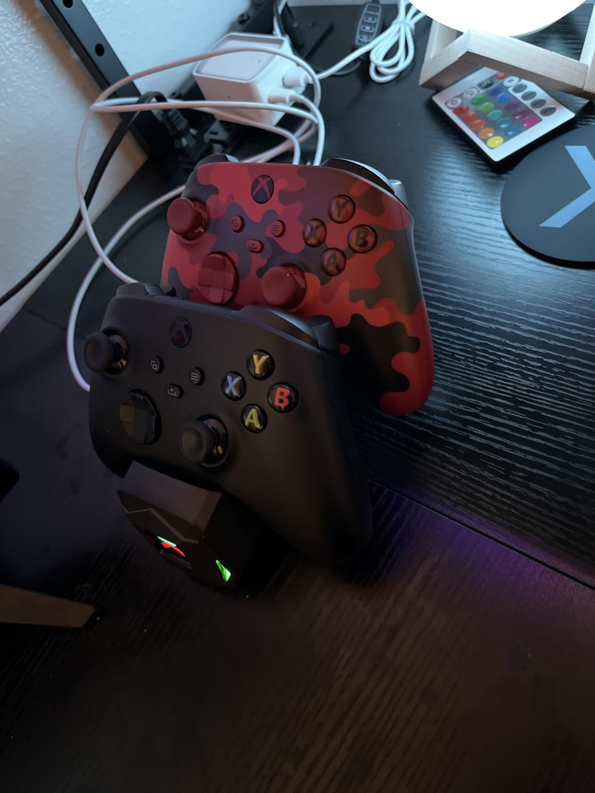 Upgraded Controller Charger Station with 2x6200mWh Rechargeable Battery Packs for Xbox One/Series X|S customer photo 1