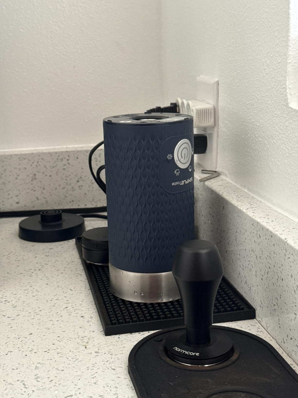 SIMPLETASTE Milk Frother, 4-in-1 Electric Milk Steamer, Automatic Warm and Cold Foam Maker and Milk Warmer for Latte, Cappuccinos, Macchiato customer photo 1