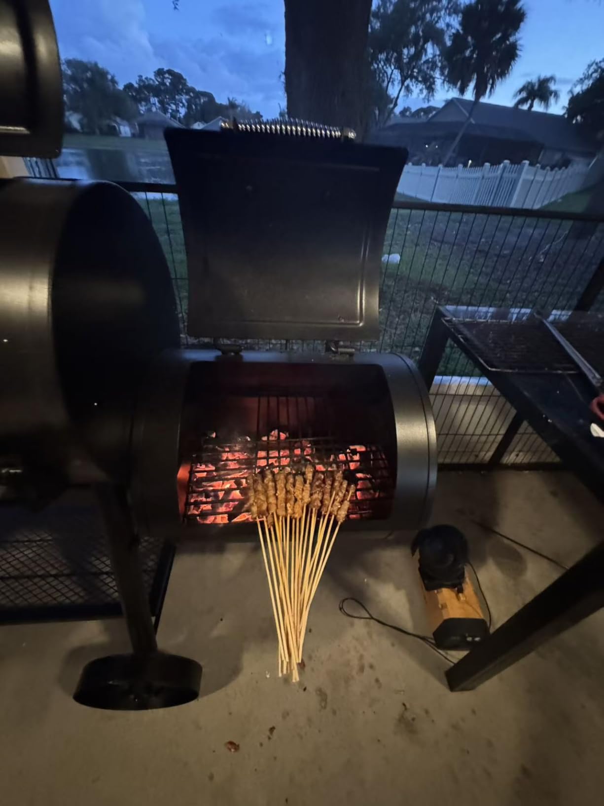 Sophia & William Heavy-Duty Charcoal Outdoor Smoker Grills, Extra Large Offset Smoker (941 SQ.IN. Cooking Area), Charcoal Grill & Smoker Combo for BBQ Patio Cooking customer photo 1