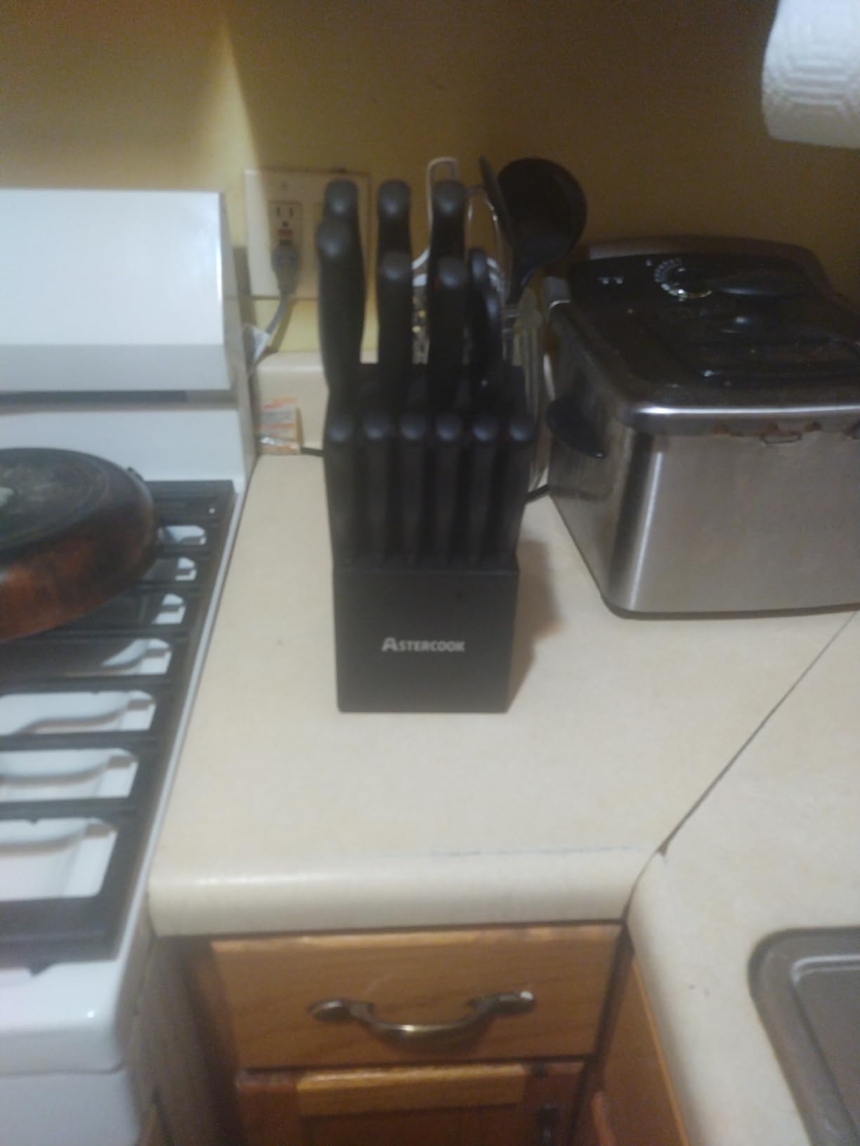 Astercook 15 Pieces Knife Sets for Kitchen with Block, Dishwasher Safe Kitchen Knife Set with Built in Sharpener Block, German Stainless Steel customer photo 2