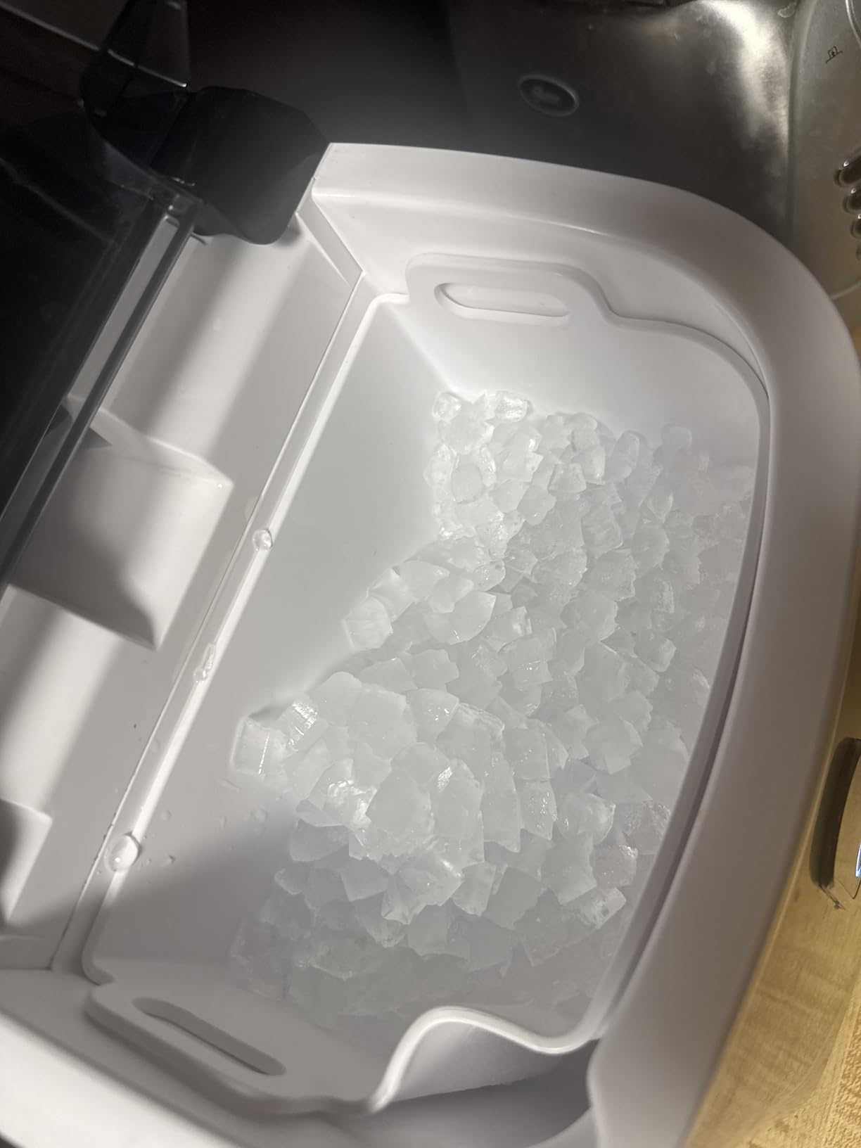 EUHOMY Nugget Ice Maker Countertop with Handle, Ready in 6 Mins, 34lbs Per Day, Removable Top Cover, Auto-Cleaning, Portable Sonic Ice Maker with Basket and Scoop, for Home/Party/RV/Camping (Black) customer photo 2