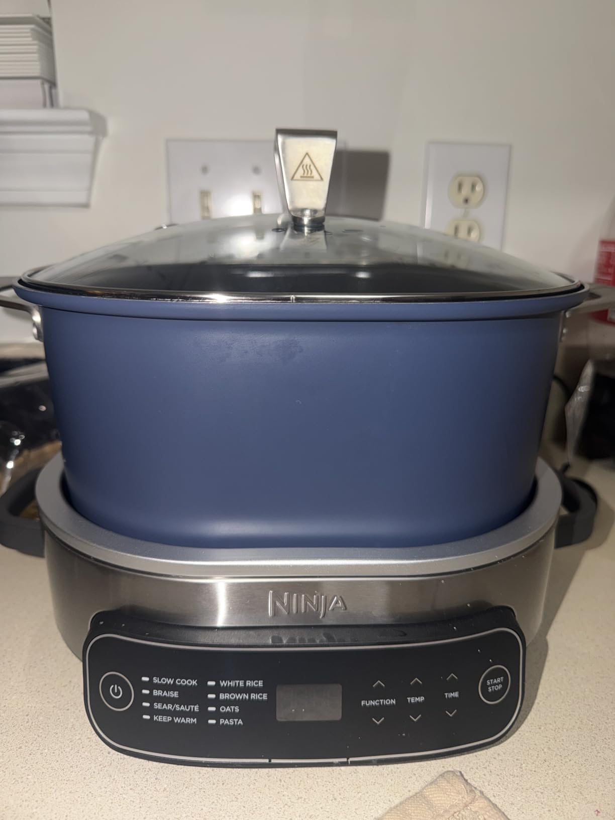 Ninja 12-in-1 PossibleCooker PLUS | 8.5-qt - Sous Vide & Proof Multi-Cooker | Slow Cooker, Dutch Oven & More | Glass Lid & Integrated Spoon | Nonstick | Oven Safe Pot to 500F | Black | MC1010 customer photo 2