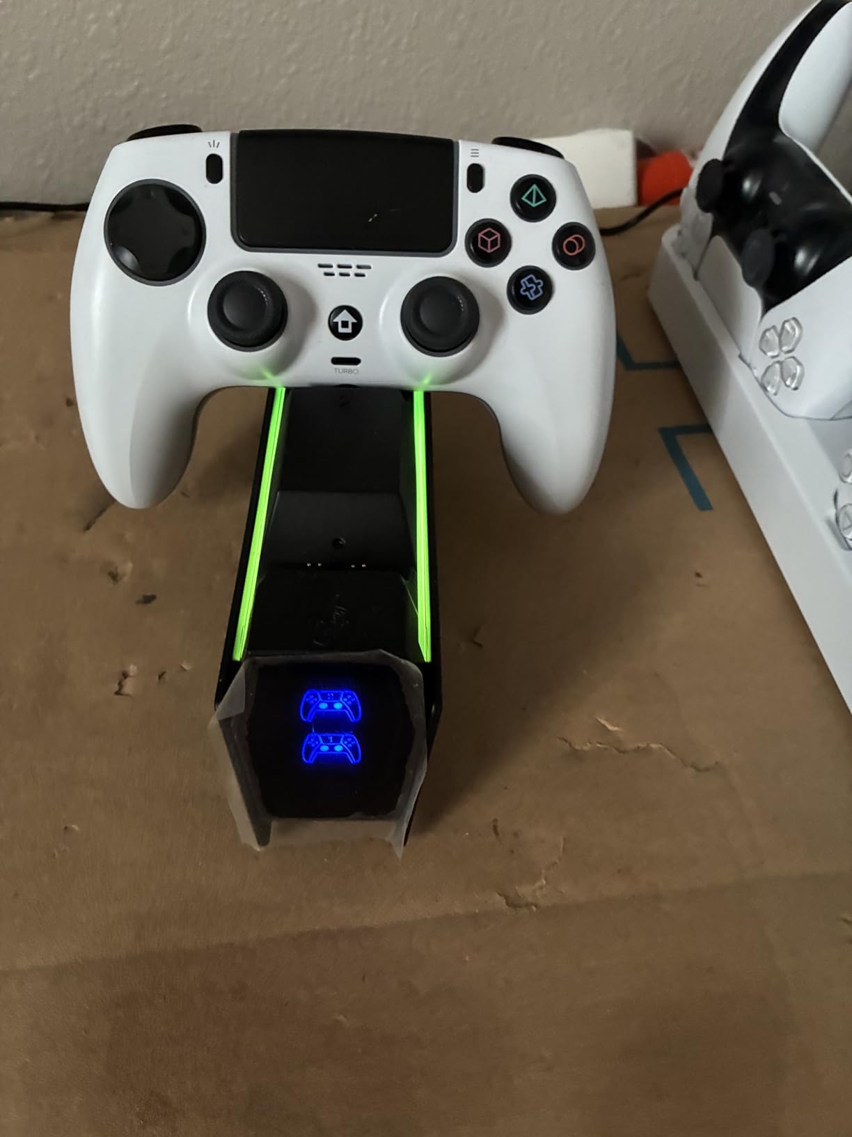 PS5 Controller Charger Station with 9 Lightings and LED Indicator customer photo 1