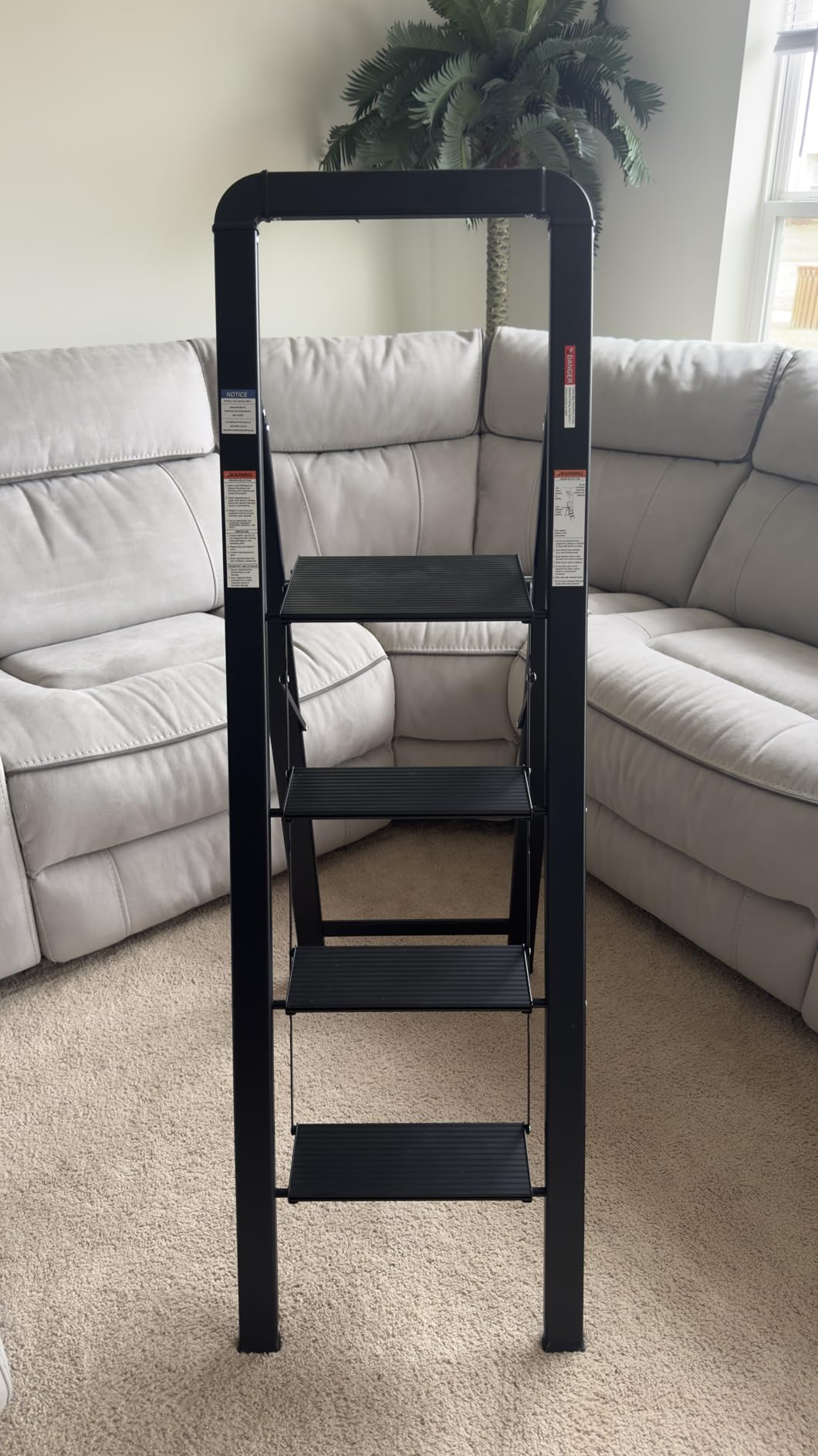 KINGRACK Aluminium 4 Step Ladder, Lightweight Step Stool with Non-Slip Pedals, Handrail, Foldable Step Ladder for Kitchen, Garage, Home, Space Saving, Sturdy and Portable, Silver customer photo 1