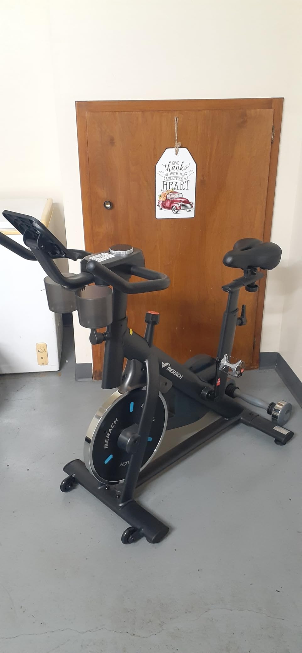 MERACH Exercise Bike, Brake Pad Stationary Bike with Exclusive App, Low Noise Indoor Cycling Bike with 300lbs Weight Capacity, Tablet Mount and Fitness Courses customer photo 1