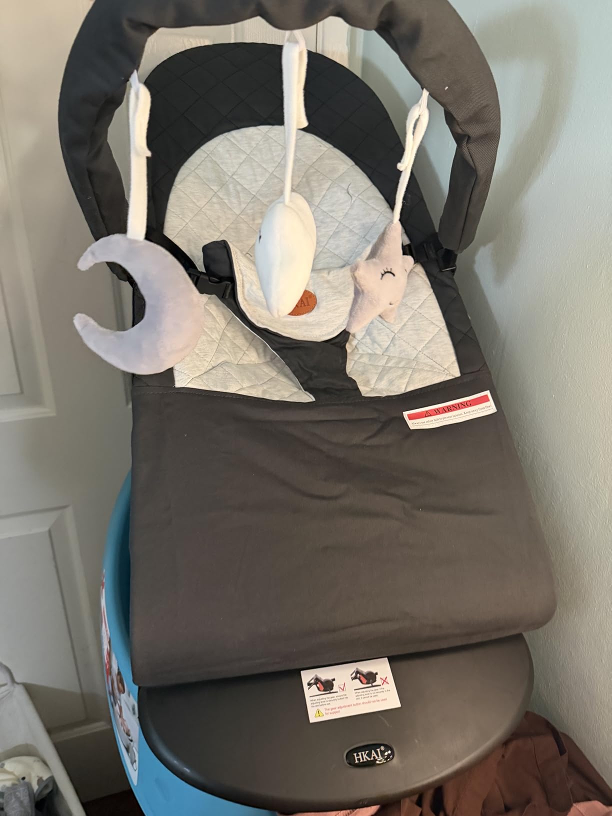 HKAI Baby Bouncer, Portable Baby Bouncer Seat for Babies 0-18 Months, 100% Cotton Fabrics, 3 Modes of use with Rocker and Stationary Options, Infant Rocker Chair with Hanging Toys-Dark Grey customer photo 1