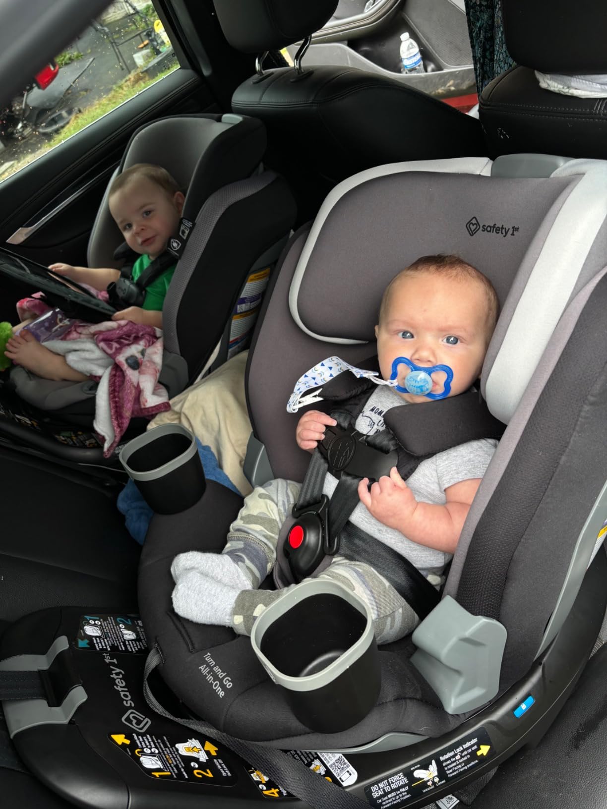 Safety 1st Turn and Go 360 ST Rotating All-in-One Convertible Car Seat, SafetySwivel Technology, SecureTech Installation, 3-in-1 Rear-Facing, Forward-Facing, Booster, 5-100 lbs, Skyline customer photo 2
