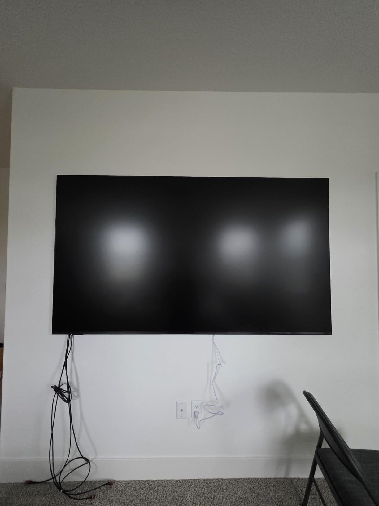 Hisense 65-Inch Class QLED 4K S7N CanvasTV™ Series Dolby Vision HDR Google Smart TV (65S7N) - 144Hz, Art Mode, Anti-Glare Panel, Hi-Matte Display, Frame & UltraSlim Wall Mount Included customer photo 1