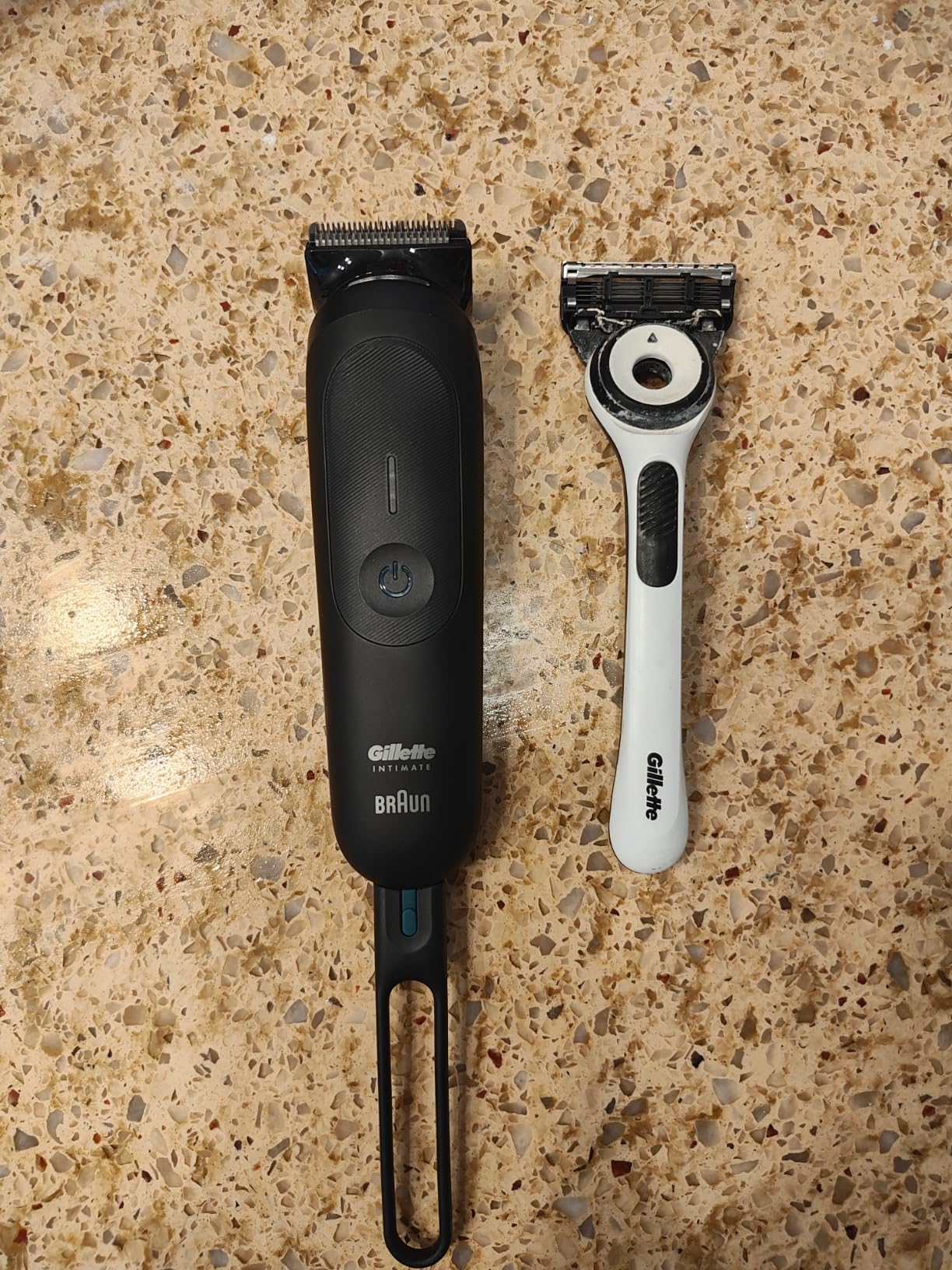 Gillette i7 Intimate Men's Premium Pubic Hair Trimmer, Waterproof LED Body Hair Trimmer for Men, Manscaping Body Groomer customer photo 2