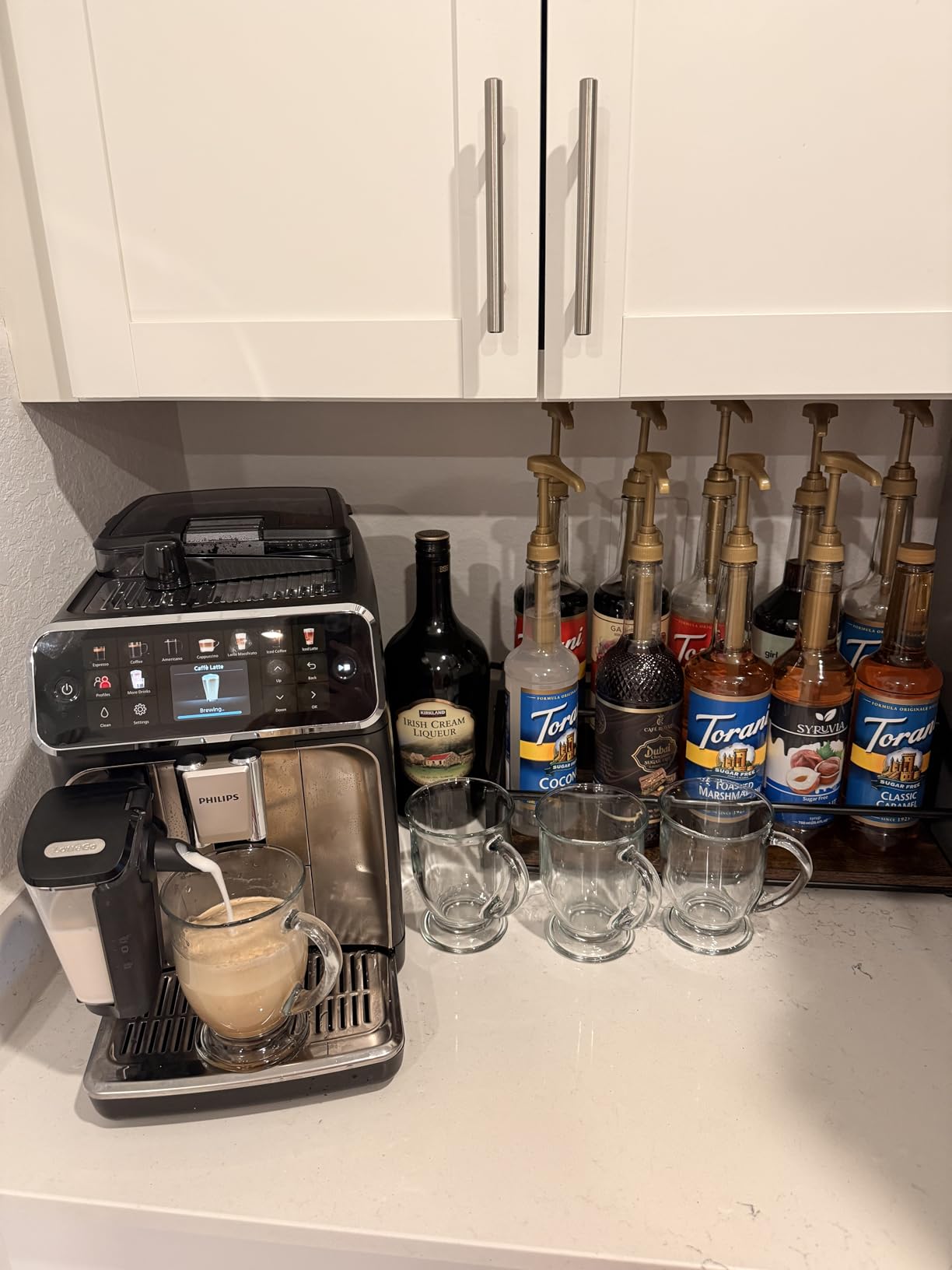 Philips 5500 Series Fully Automatic Espresso Machine, LatteGo Milk System, Integrated Grinder, 20 Hot & Iced Coffee Pre-Sets, Quick Start, SilentBrew, 15-Bar Pressure, Black Chrome (EP5544/94) customer photo 1