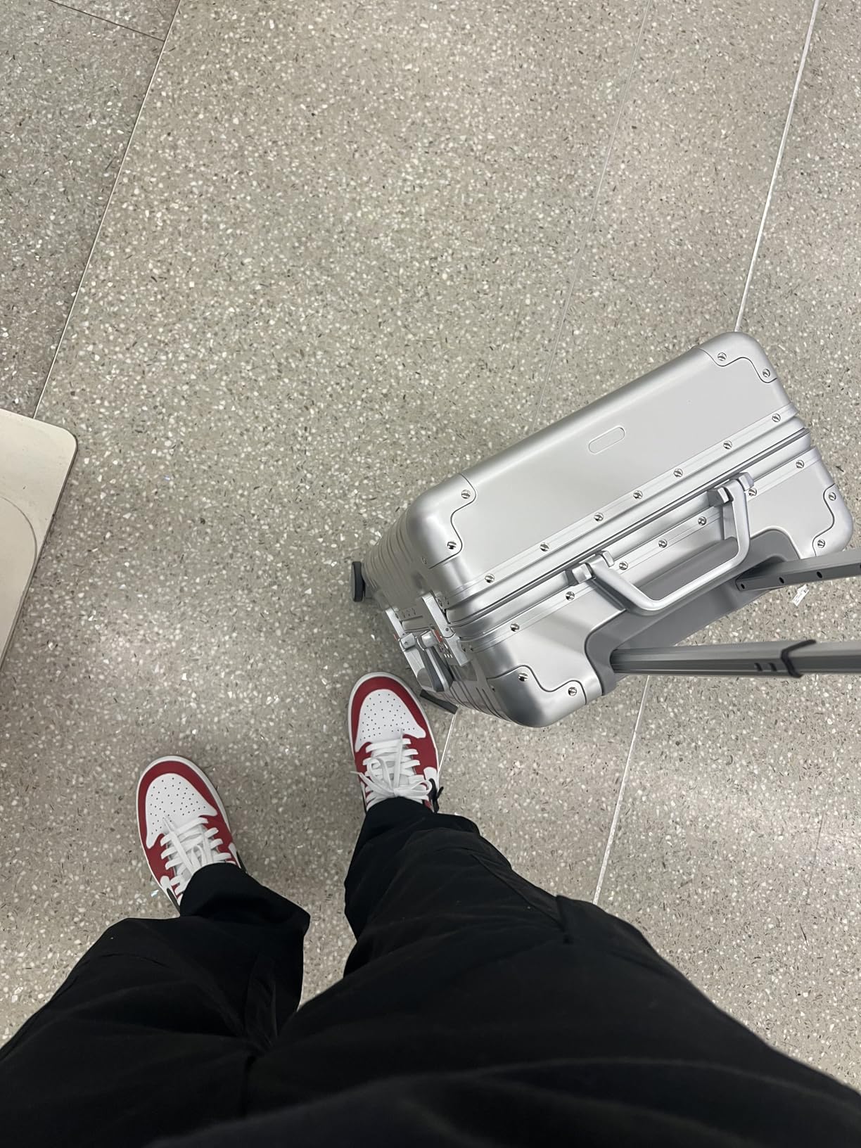 VentureVault All Aluminum Carry On Luggage 22x14x9 Airline Approved, Zipperless Luggage Premium Aluminum Suitcase Luggage, Hard Shell Carry On Luggage with Spinner Wheels (silver, 20inch) customer photo 1