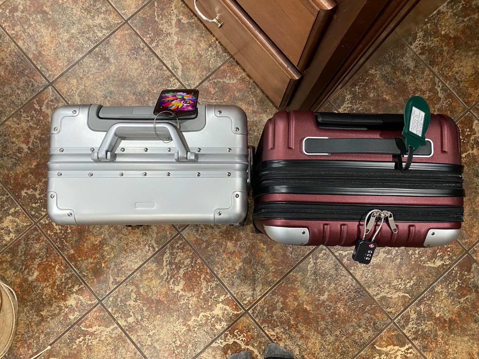 VentureVault All Aluminum Carry On Luggage 22x14x9 Airline Approved, Zipperless Luggage Premium Aluminum Suitcase Luggage, Hard Shell Carry On Luggage with Spinner Wheels (silver, 20inch) customer photo 2