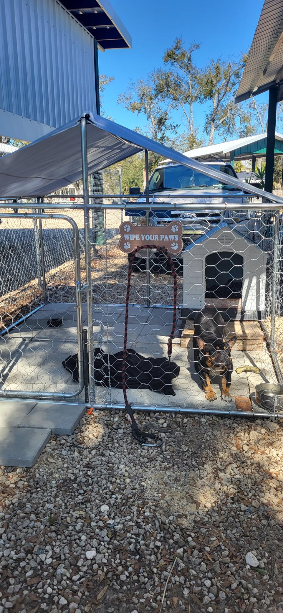 7.8'x7.8' Large Outdoor Dog Kennel, Heavy Duty Dog Enclosure with Roof, Weather Resistant Cover and Security Lock(93