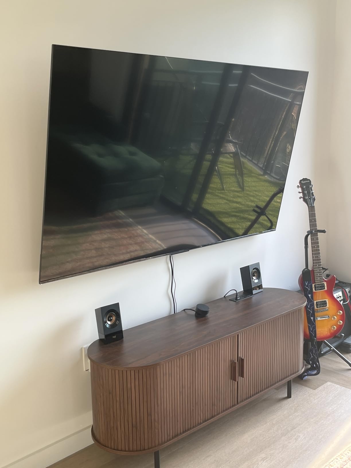 INSIGNIA 75-inch Class QF Series LED 4K UHD QLED Smart Fire TV with Alexa Voice Remote (NS75-UQFL26) customer photo 1