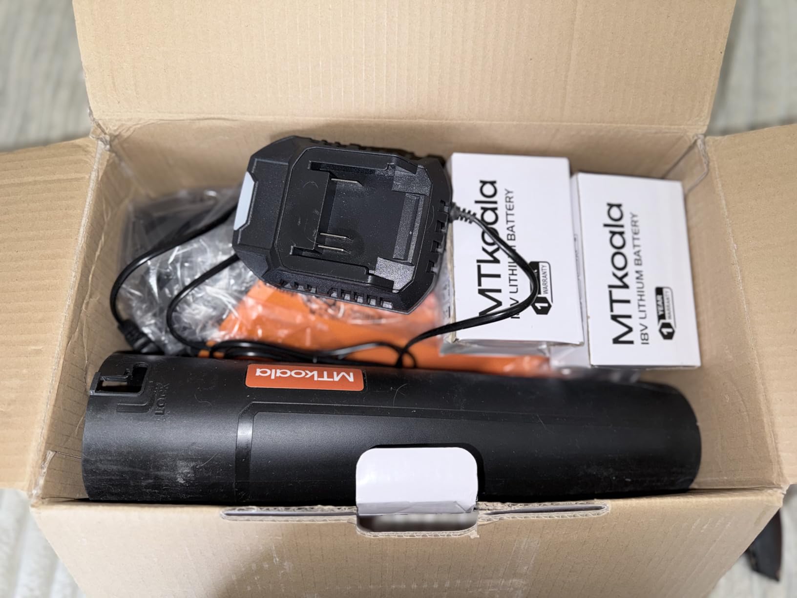 2026 Upgrade Leaf Blower, Leaf Blower Cordless with 2 * 2.6AH Batteries and Fast Charger, 450CFM &150MPH and 2 Speed Mode, Lightweight Electric Leaf Blowers for Lawn, Yard, Leaves, Dust Car customer photo 2
