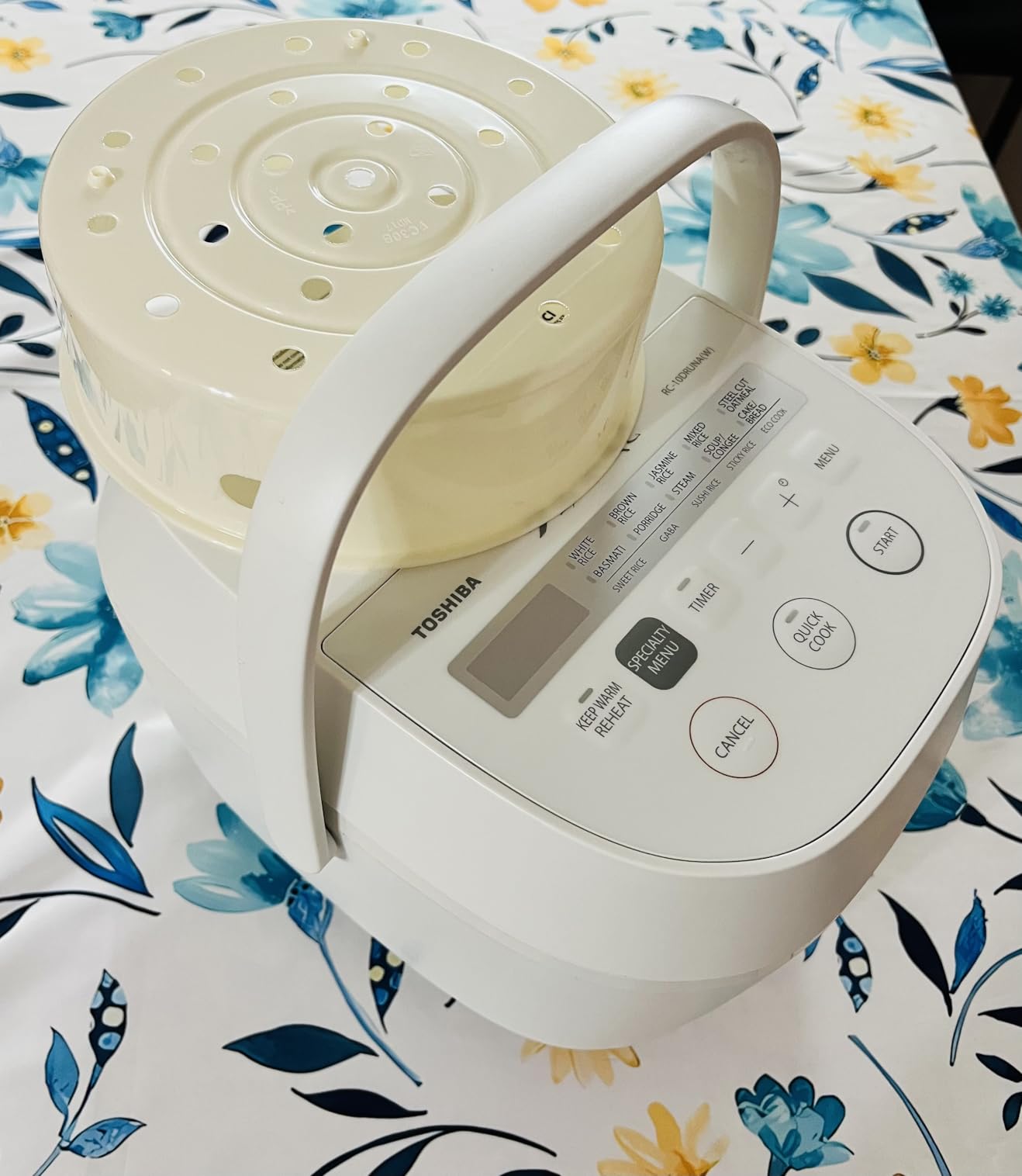 TOSHIBA OriginTaste Rice Cooker 5.5-Cup Uncooked, Fuzzy Logic, 15-in-1 Functions, Digital Display, Delay Timer, Keep Warm, Nonstick Inner Pot, White customer photo 2