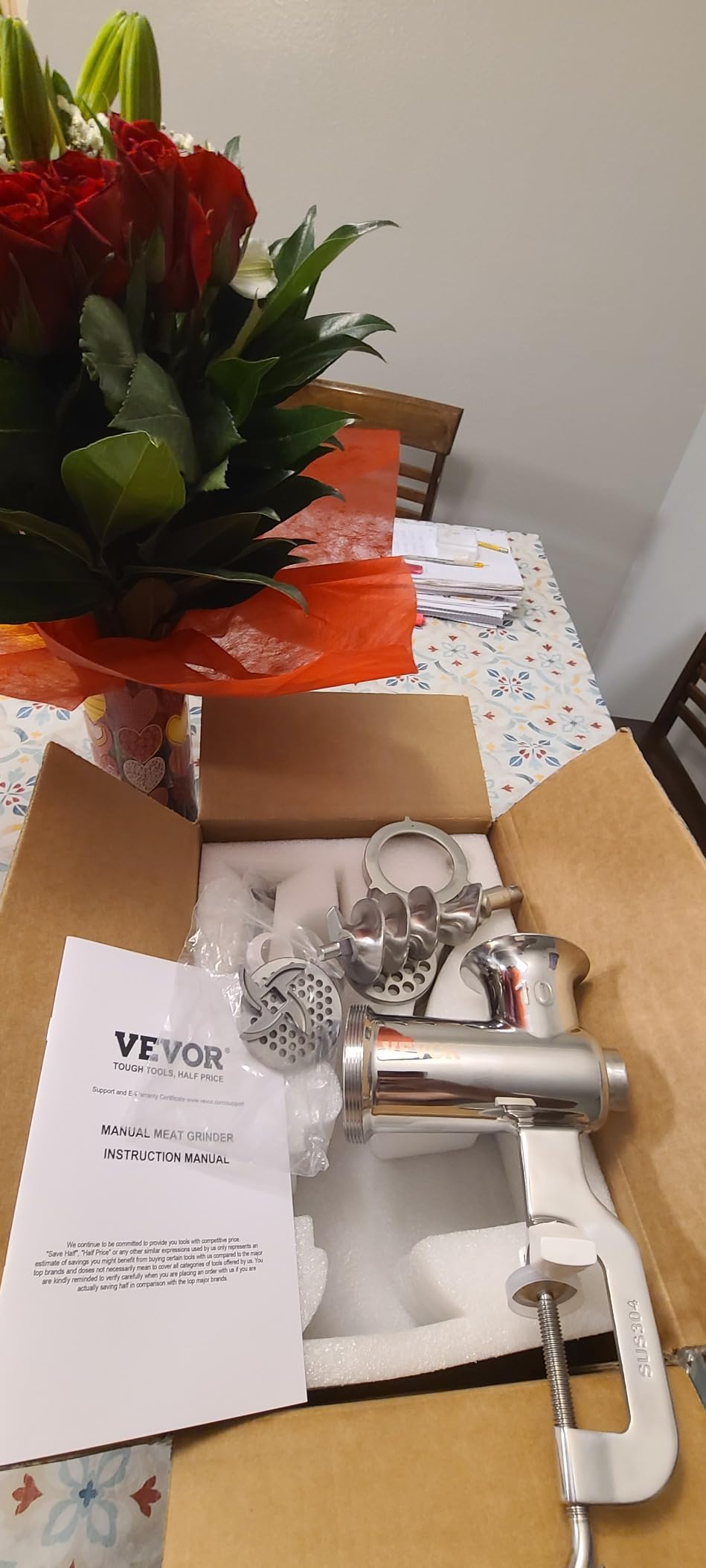 VEVOR Manual Meat Grinder, 304 Stainless Steel Hand Crank Meat Mincer with Steel Table Clamp, Sausage Stuffer with 2 Cutting Plates & 4 Sausage Tubes, Food Grinder for Beef Chili Pork Kitchen Tabletop customer photo 2