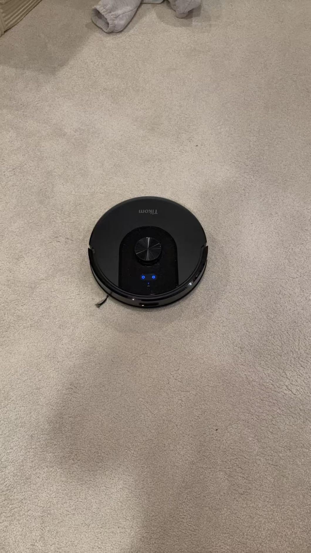 Tikom Robot Vacuum and Mop, 6000Pa Robotic Vacuum Cleaner with Self-Emptying Base, 90 Days Capacity, LiDAR Navigation, Home Mapping, Ideal for Pet Hair, Hard Floors, Carpet (L8000 Plus) customer photo 1