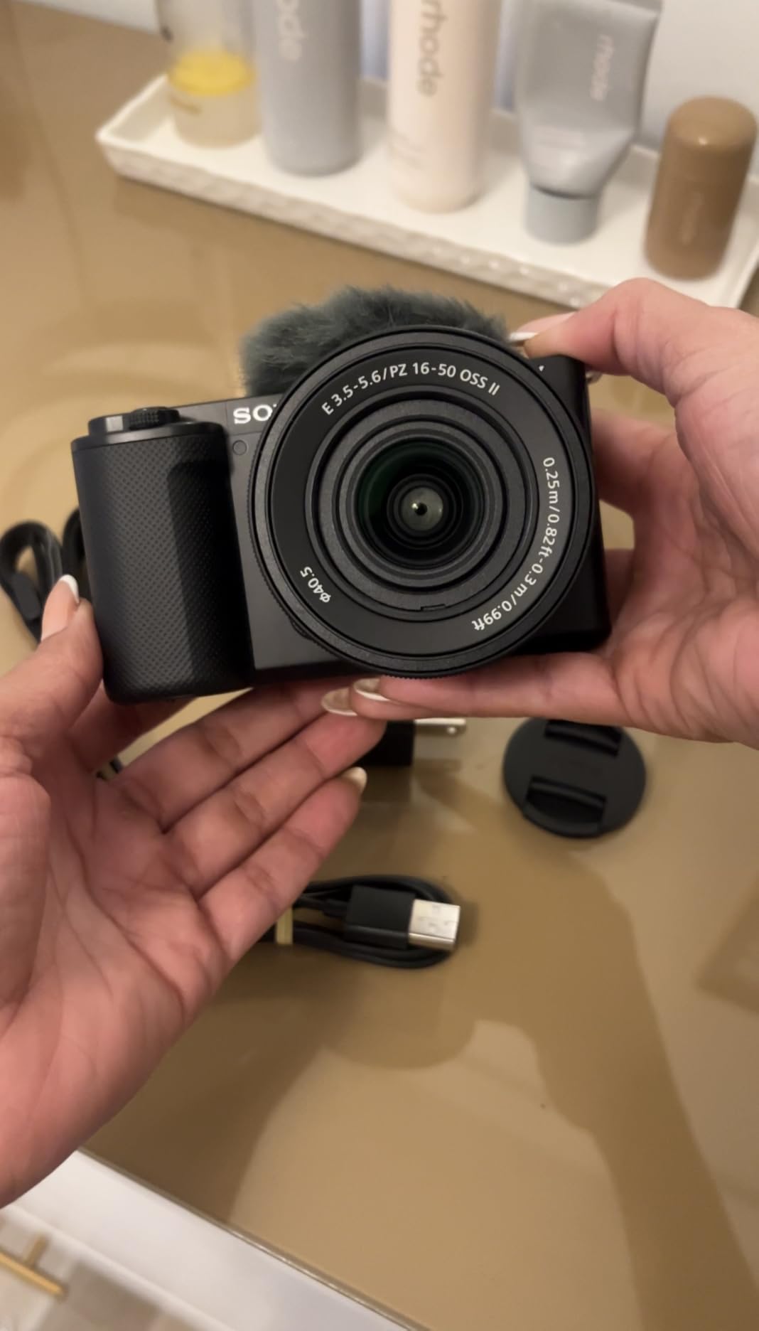 Sony Alpha ZV-E10 APS-C Interchangeable Lens Mirrorless Vlog Camera Kit customer photo 2
