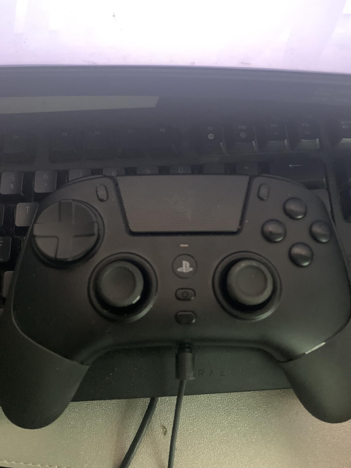 Razer Raiju V3 Pro Wireless Esports Controller - Officially Licensed for PlayStation, Lag-free Esports Grade Performance, 6 Remappable Buttons, TMR Thumbsticks, Fast Triggers, for PS5 & PC customer photo 1