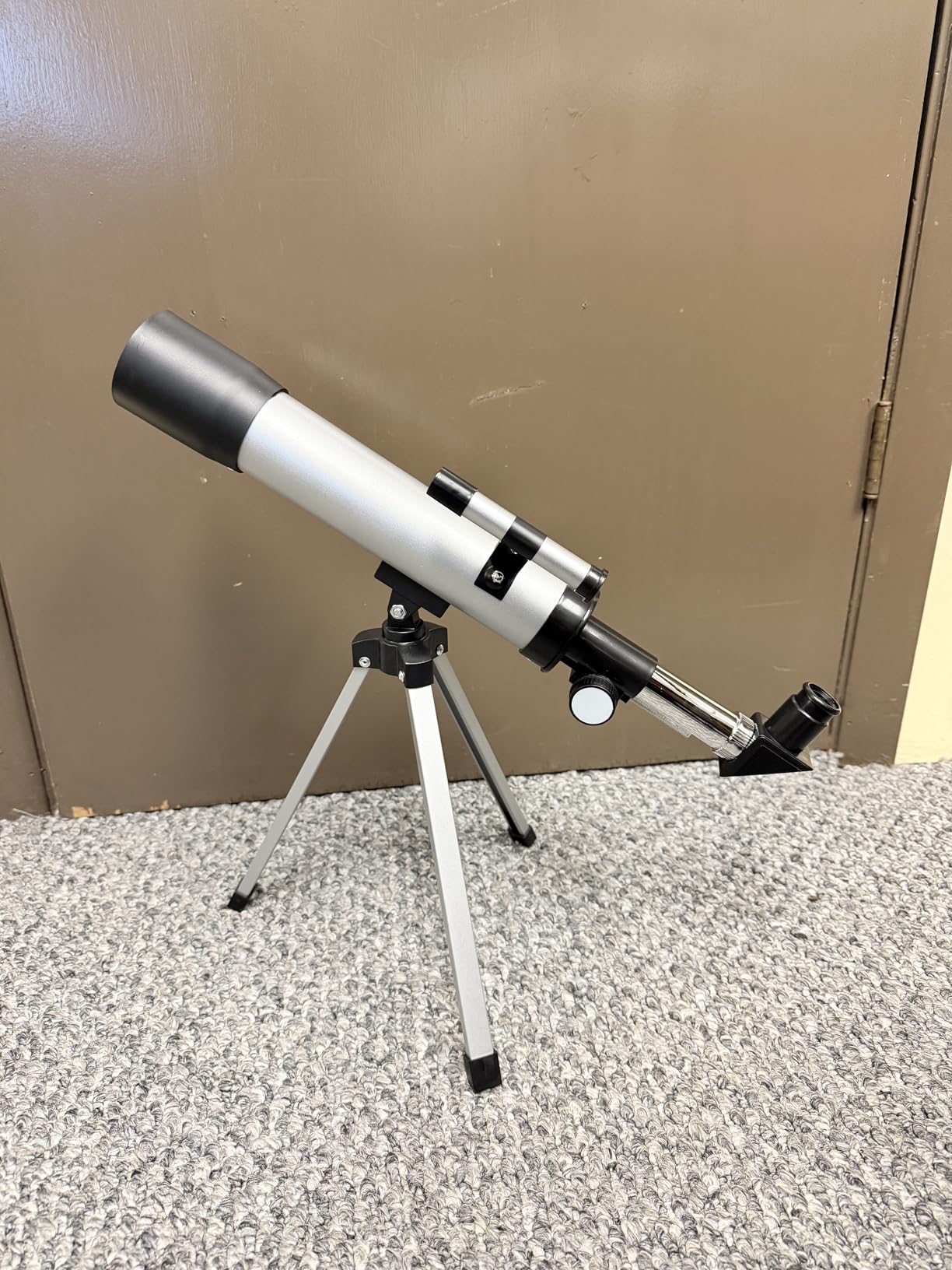 Telescope for Kids 50mm 100x Magnification Beginner Silver Telescopio with Tripod, 2 Eyepieces, Finder Scope Set, STEM Educational Astronomy Gift for Boys & Girls Ages 6-12 customer photo 1